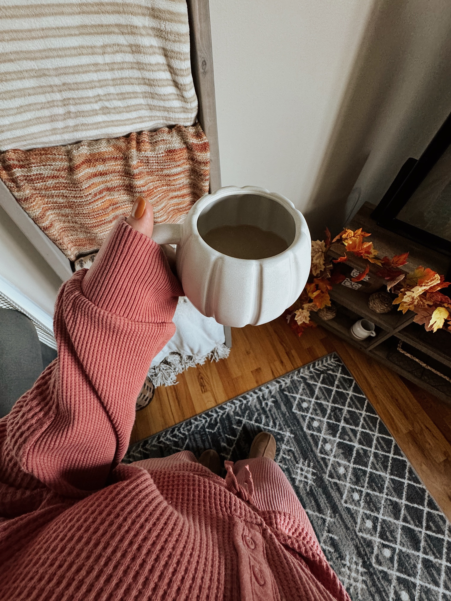 $5 pumpkin coffee mug! aerie waffle set on sale, 25% off! UGG tazz fully stocked 🙌🏻


#LTKStyleTip #LTKHome #LTKSeasonal