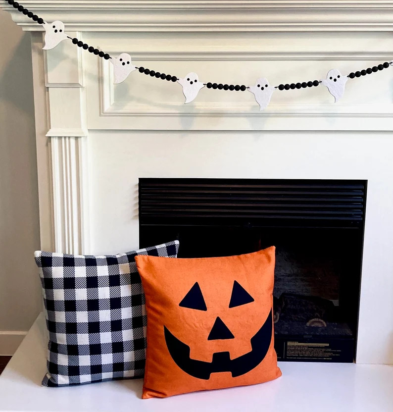 Halloween Felt Ghosts and Black Wood Beads Garland for - Etsy | Etsy (US)