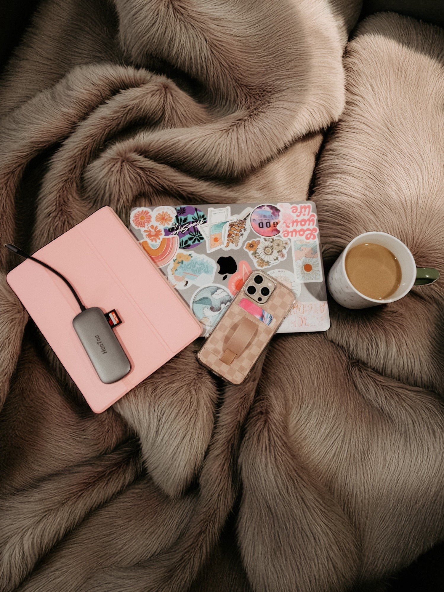 Cozy work setup ☁️