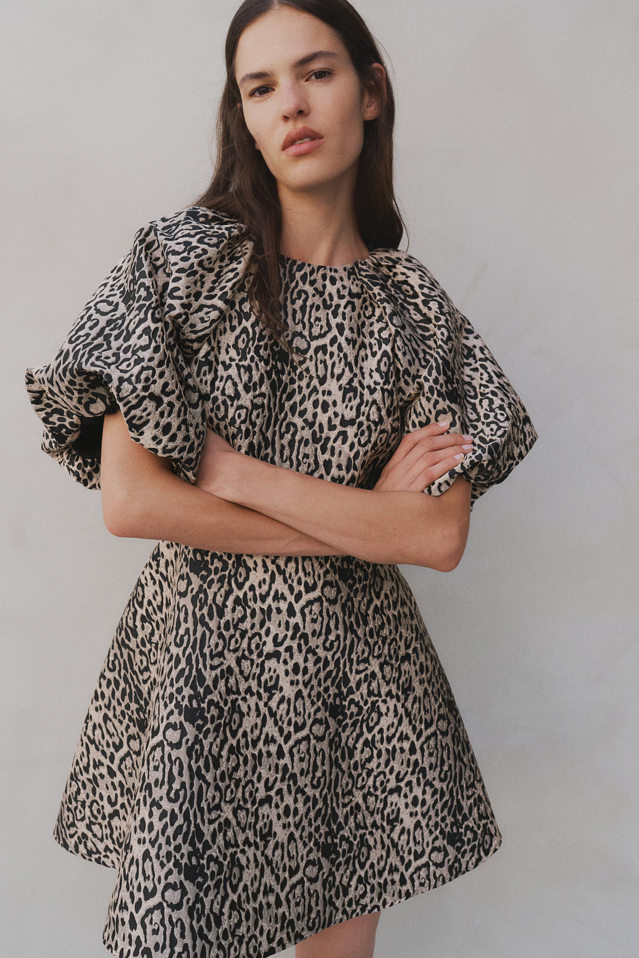 Jacquardgeweven jurk met strikbandjes - Lichtbeige/luipaarddessin - DAMES | H&M NL | H&M (DE, AT, CH, NL, FI)