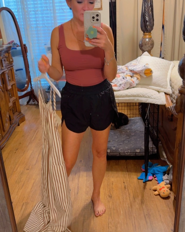 I can not get over this fall romper! Love the colors, material and the back! You HAVE to see the back, soooo cute! 💗 Linking what I have on too! 💗

#LTKFallSale #LTKPetite #LTKItBag