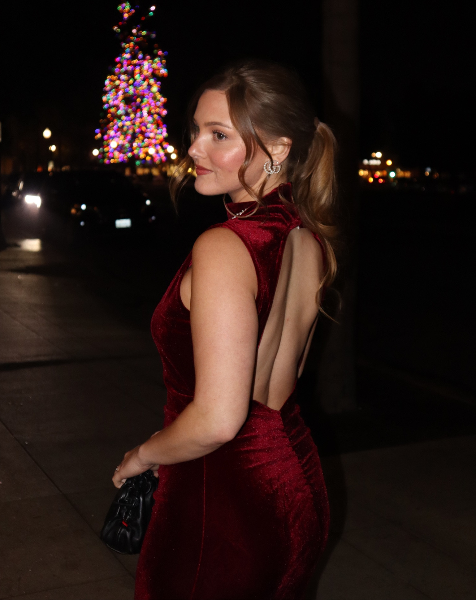 Open-back wine velvet dress ♥️ Date night, Holiday style, New Year's Eve, Christmas, Valentine's day

#LTKHoliday #LTKSeasonal #LTKStyleTip