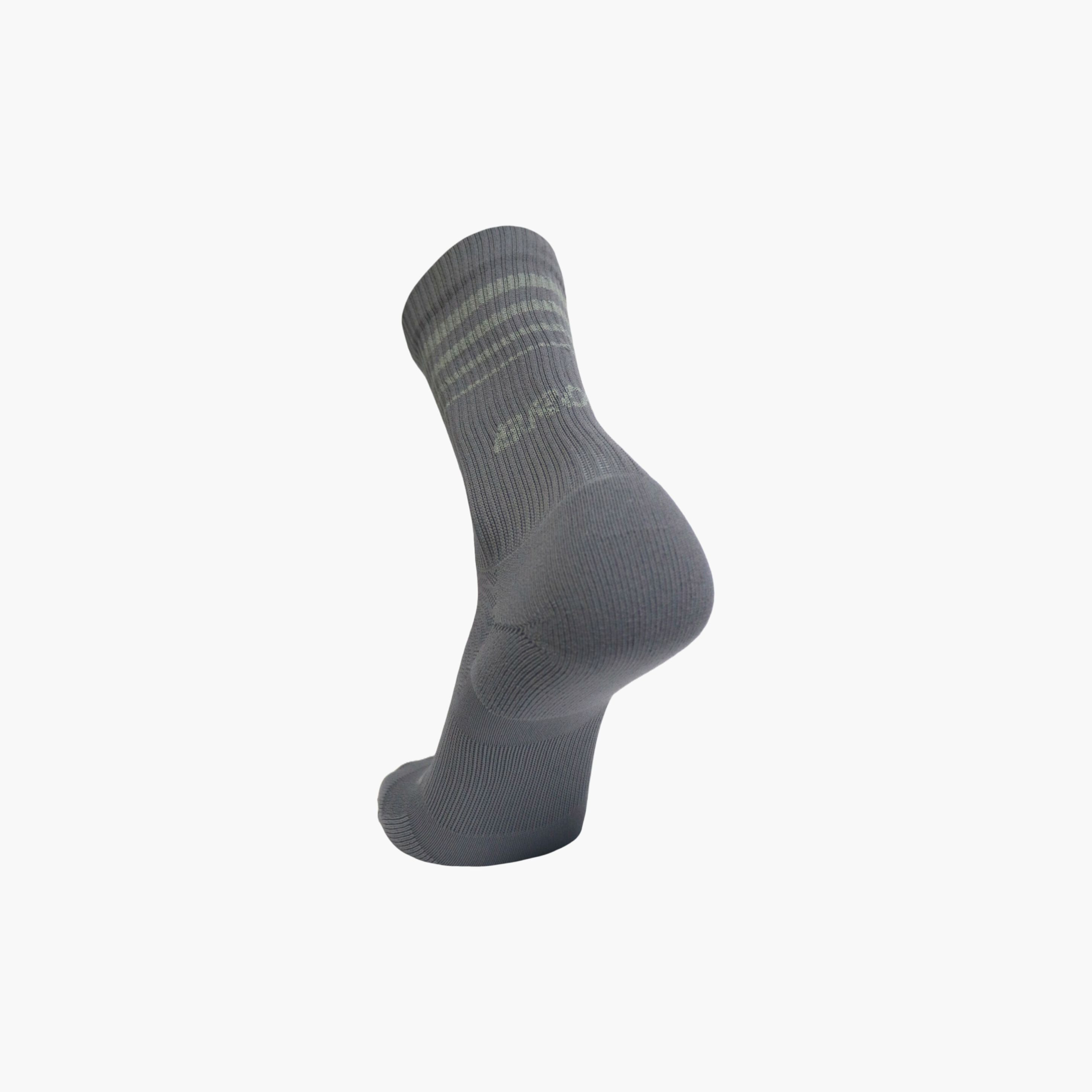Unisex Run-In Crew Performance Socks | Brooks Running | Brooks Running