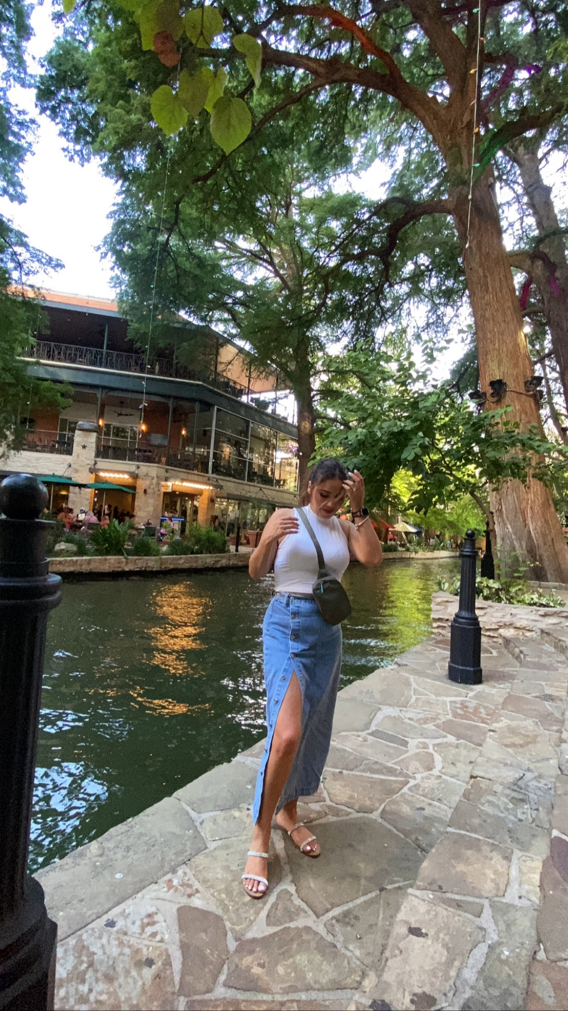 I’m totally loving this Everywhere Belt Bag Mini Ripstop. Mine is the Gray Eucalyptus color but I will definitely buying it on more colors.

✨Me encanta esta Everywhere Belt Bag Mini Ripstop. La mia es en color Gris Eucalipto pero definitivamente la compraré en más colores. #LTKgastelumjess #LTKlululemon


#LTKitbag #LTKfitness #LTKtravel