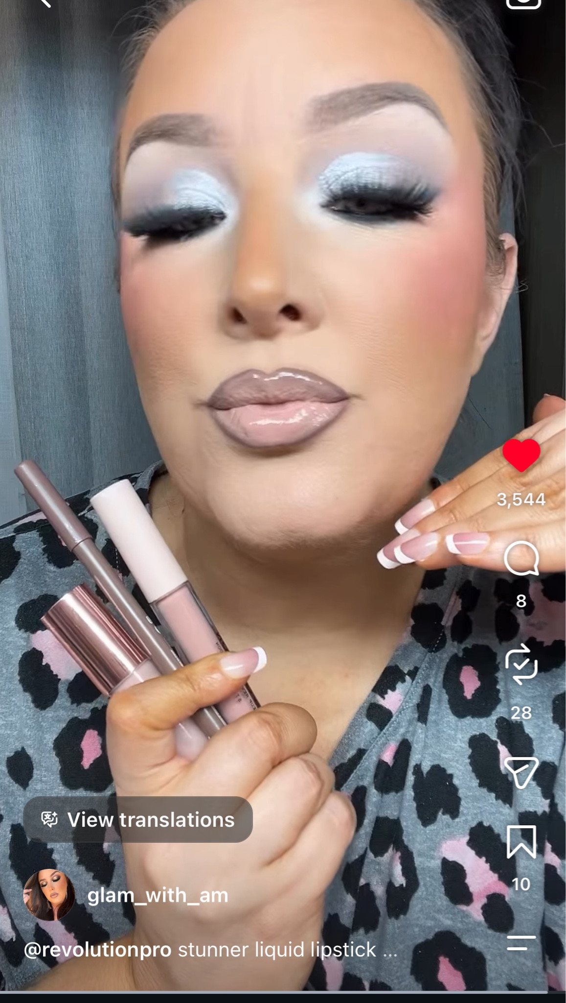 @revolutionpro stunner liquid lipstick 
@morphebrushes  rocksteady liner 
@lorealparis celestial blossom gloss 