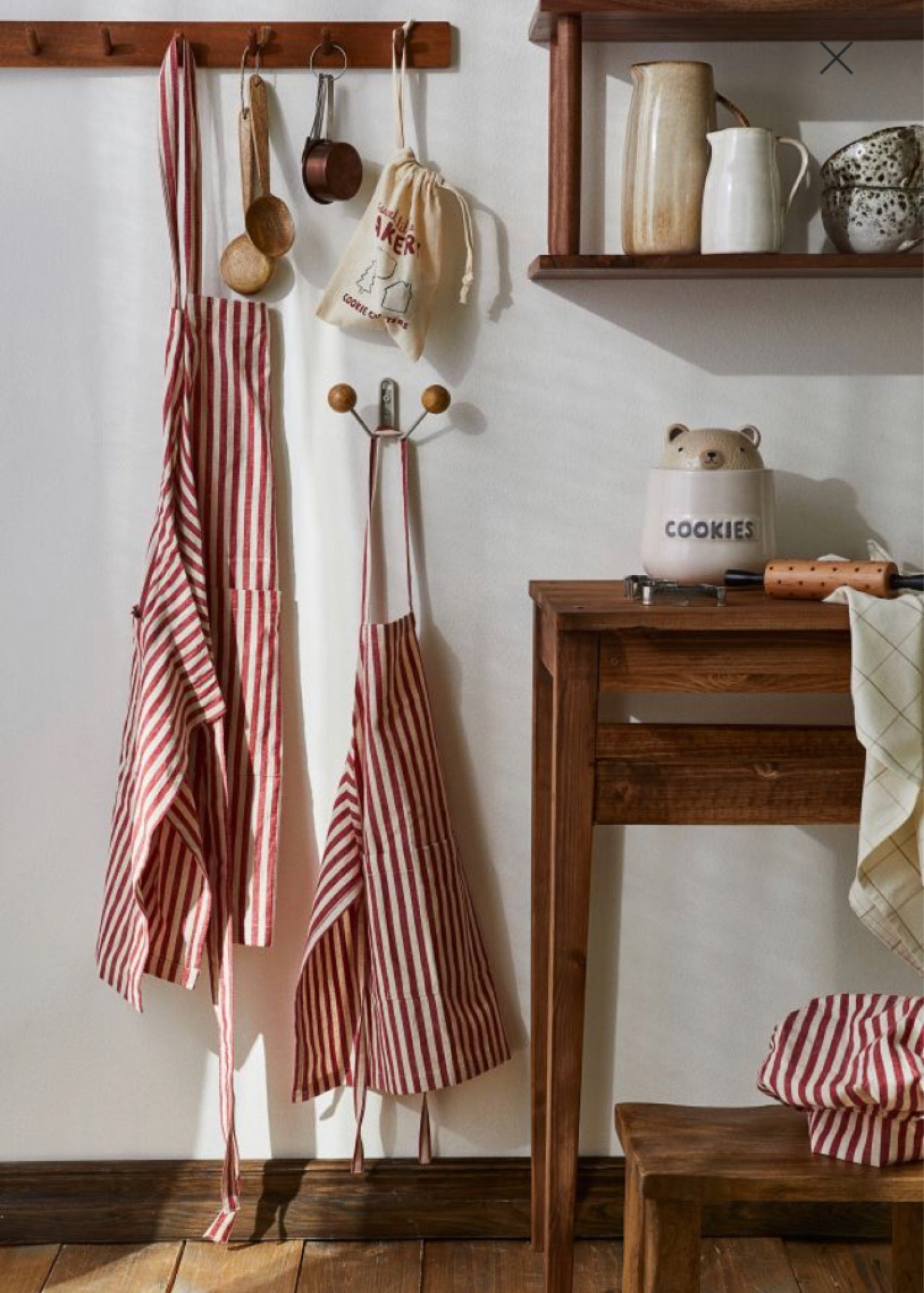 All set to bake some Christmas Cookies! 
#ltkbaby #ltkfamily #hm #hmfinds #hmkids #hmhome #christmas #christmascookies #kitchen #home #homedecor #cutcookies #cookies #cookiesjar #shelf #christmasdecor #ltkeurope

#LTKHoliday #LTKkids #LTKSeasonal