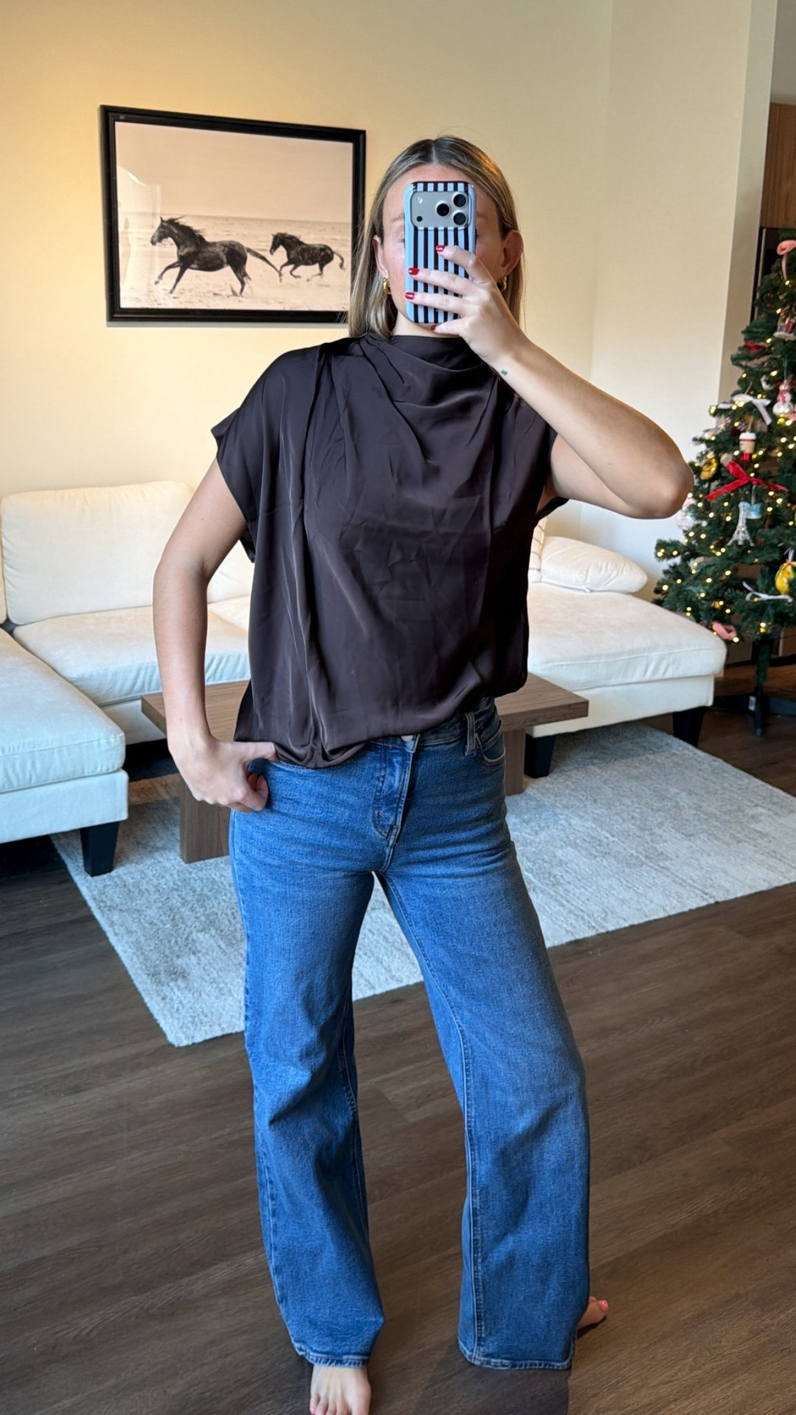 Black Fiveday sale prep @aritzia ! The sale starts 11/25 and runs through 12/1!🤎🍂 Wearing a small top!! Wearing 26 jeans and shade is “show me dark blue"

@aritzia #aritziapartner

@aritzia #aritziapartner