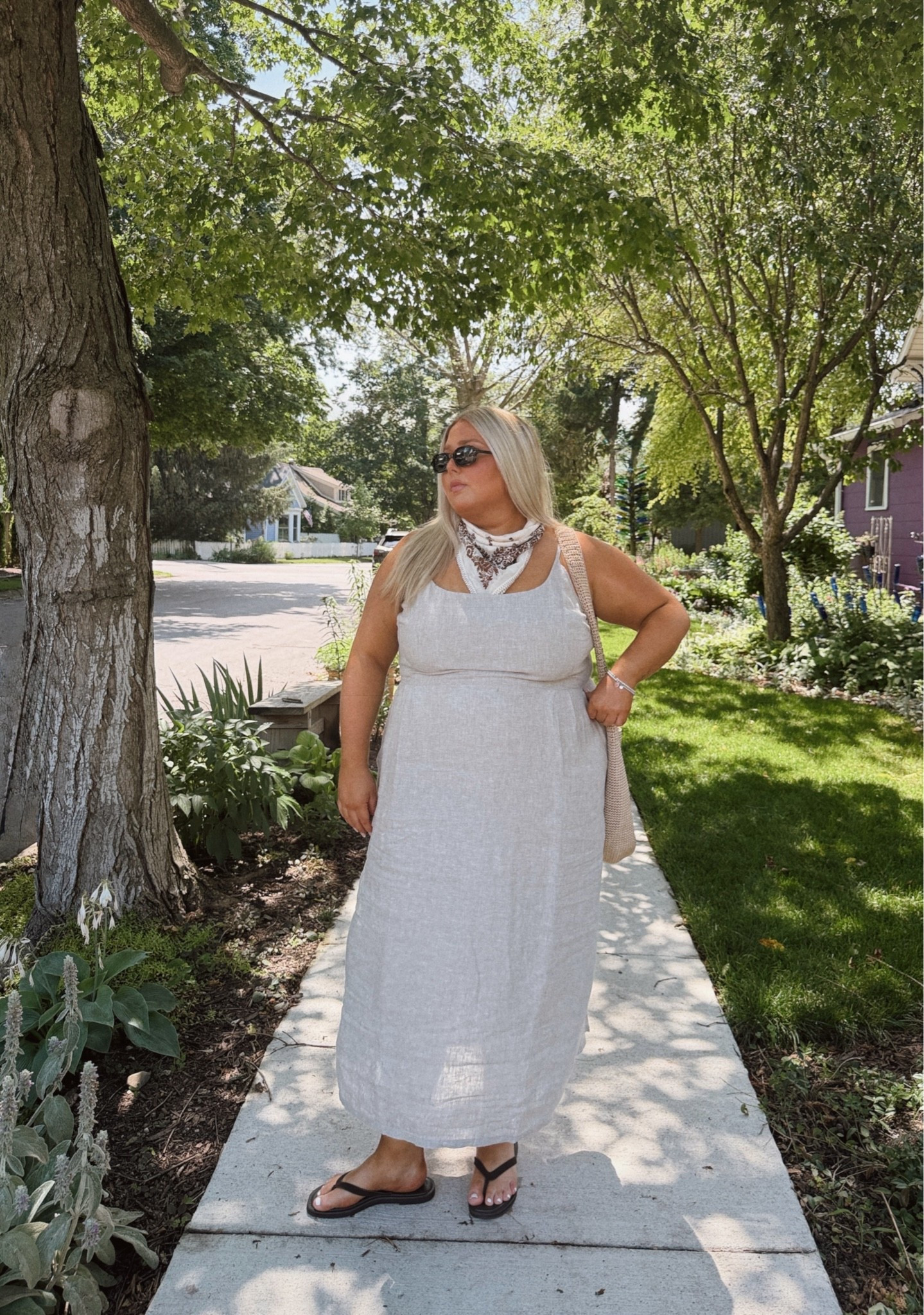 Size 3x, no stretch! LOVEEEE this dress