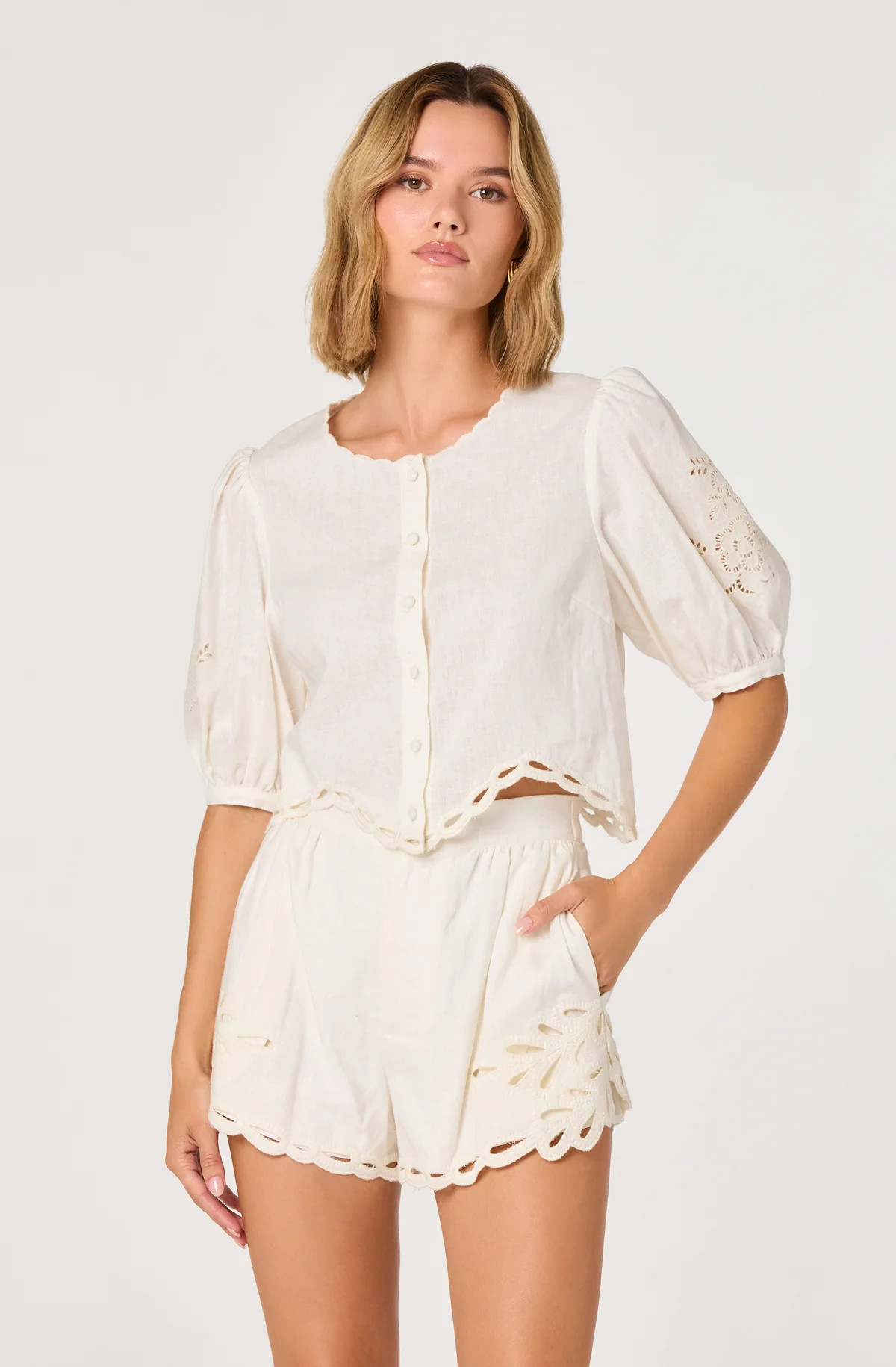 Joellyn Embroidered Puff Sleeve Top - White / XS | ASTR The Label (US)