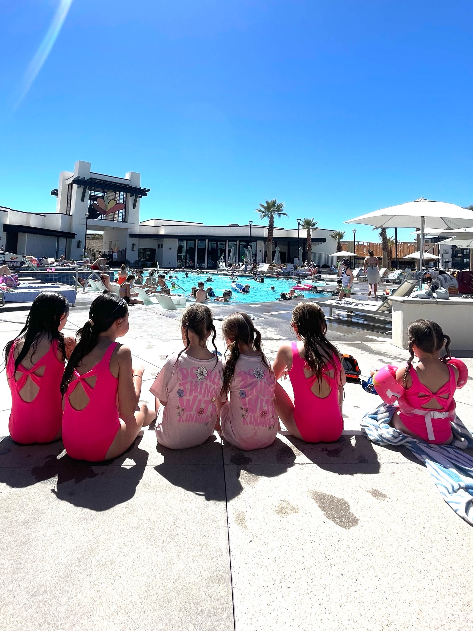 Matching girl cousins Barbie swimsuits 👯‍♀️👯‍♀️👯‍♀️ and Kindess Matters t-shirts 💓🌸
