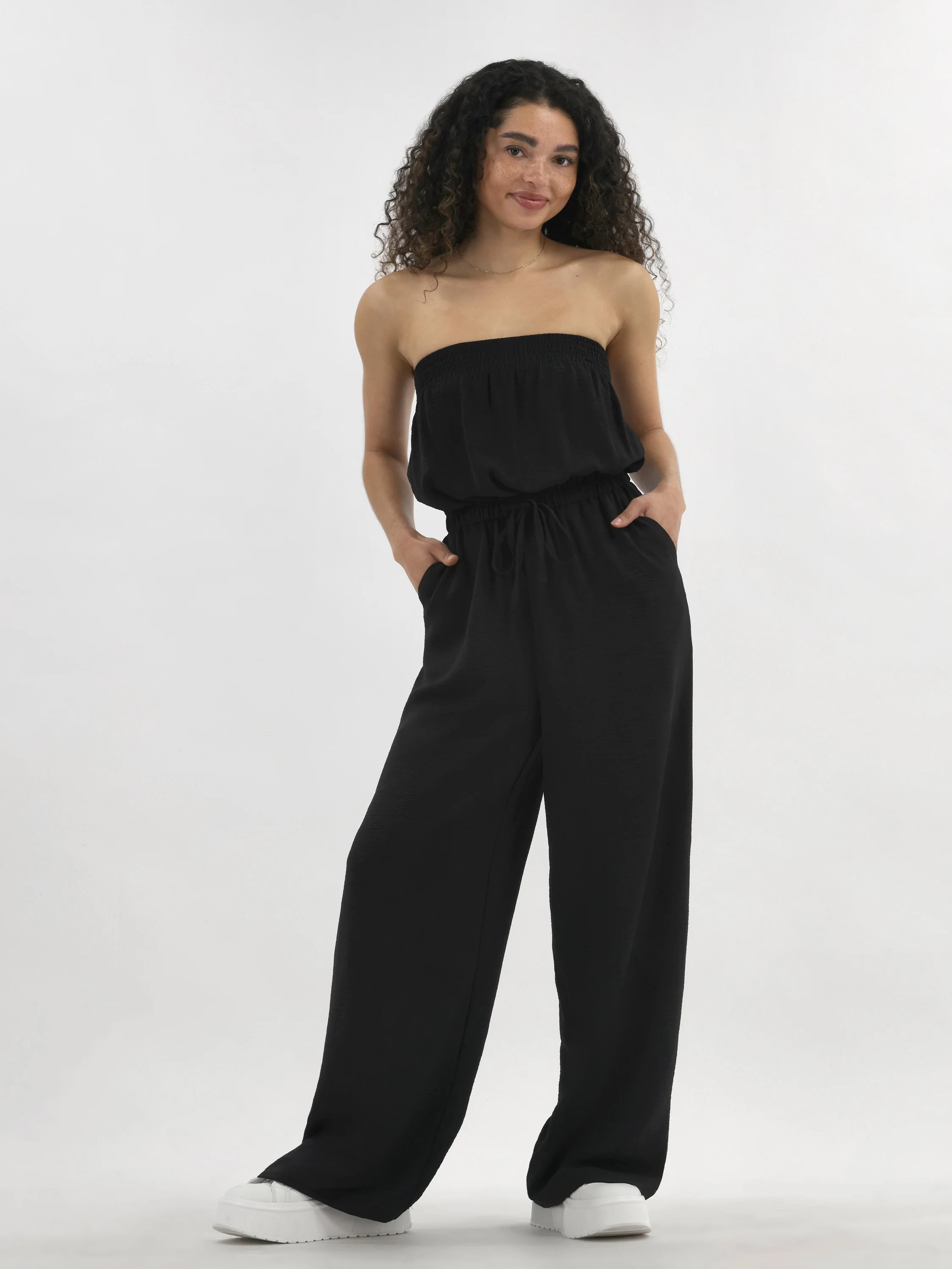 No Boundaries Crinkle Strapless Jumpsuit, Women's | Walmart (US)