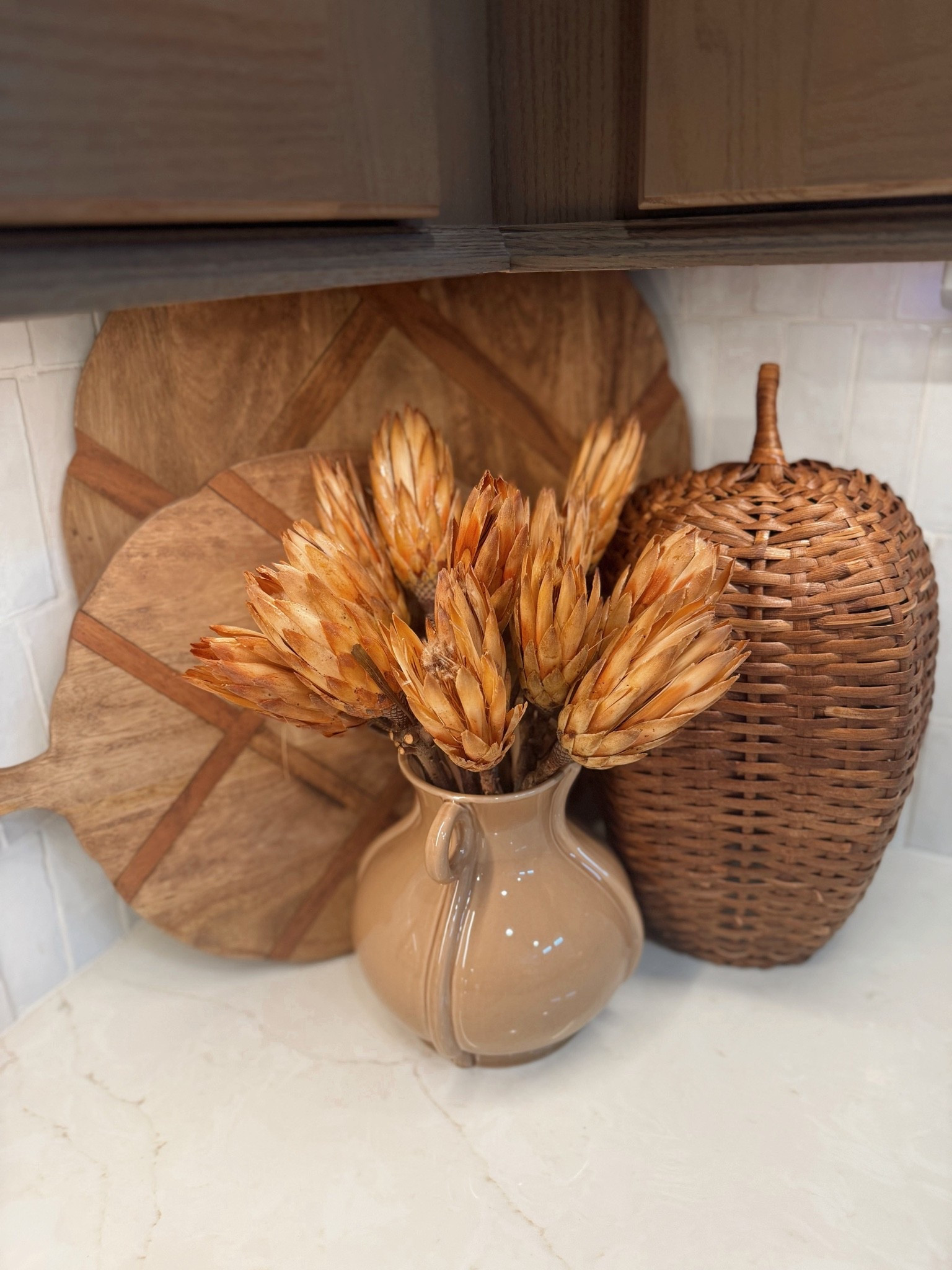 Cozy fall kitchen corner 🍂🤎 the stems are actually from HomeGoods, but I linked similar from Amazon! ￼

@Target / Magnolia / Amazon home / Holley Gabrielle / cozy style / fall inspo

#LTKHome #LTKSeasonal