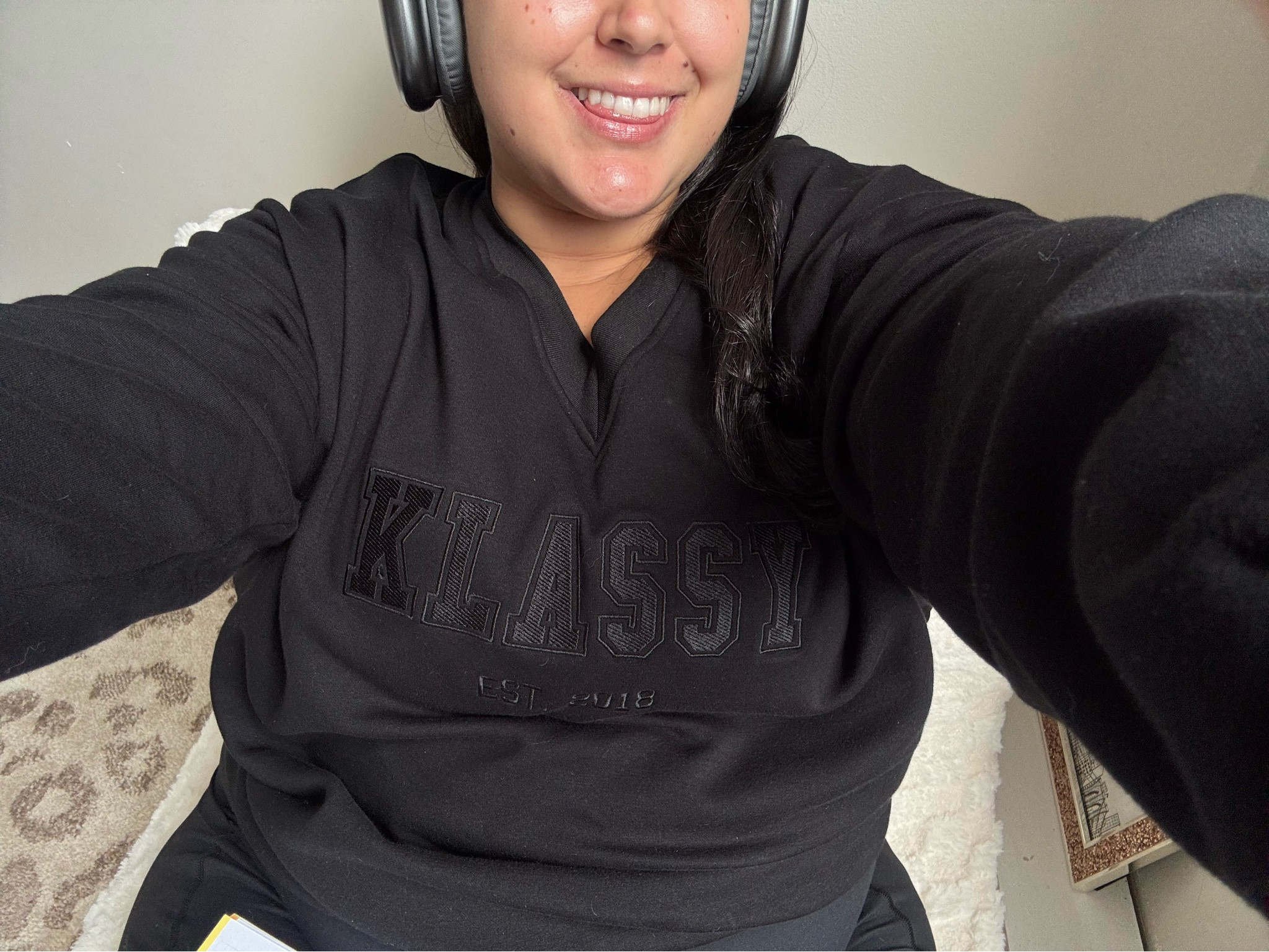 Cozy Fall Outfit
Klassy Varsity Sweatshirt 
Apple Headphone Dupe


#LTKPlusSize #LTKTravel #LTKMidsize