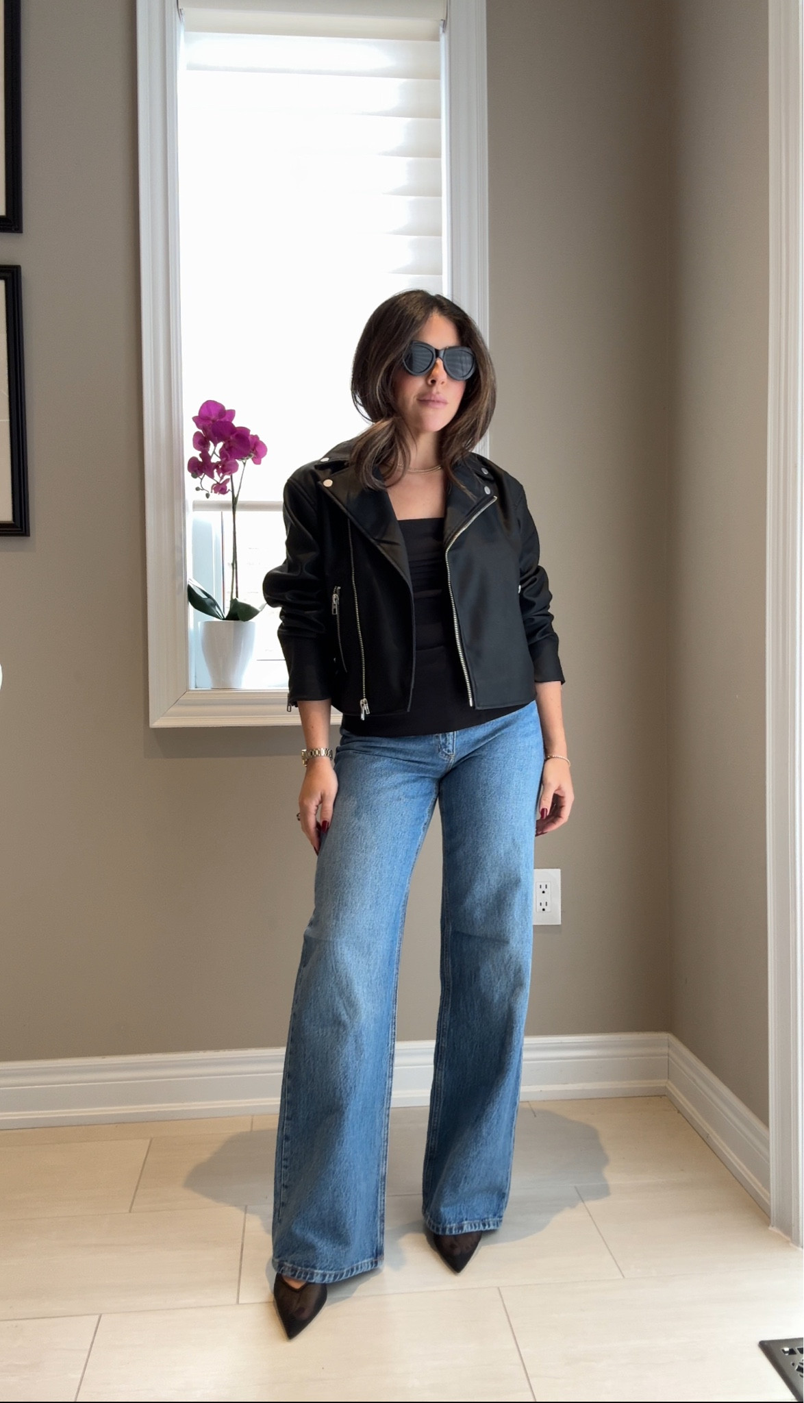 New prices from Dynamite!
Black top - S
Jeans - 25
Jacket - Xs

#LTKfindsunder50 #LTKstyletip #LTKSeasonal