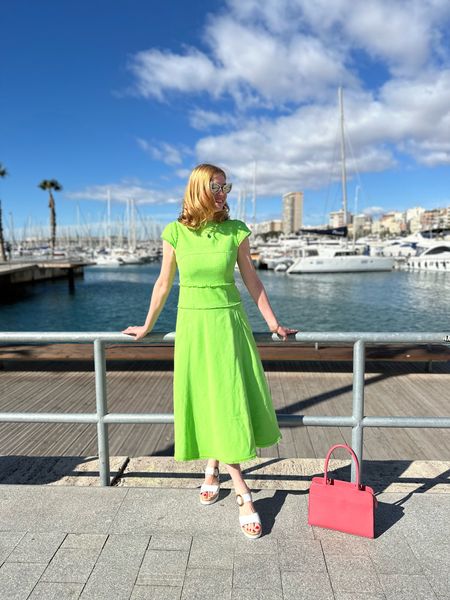 Lime green textured Me + Em dress. Statement midi dress. Travel tailoring. Swarovski crystal statement sunglasses. 


#LTKSeasonal #LTKtravel #LTKeurope