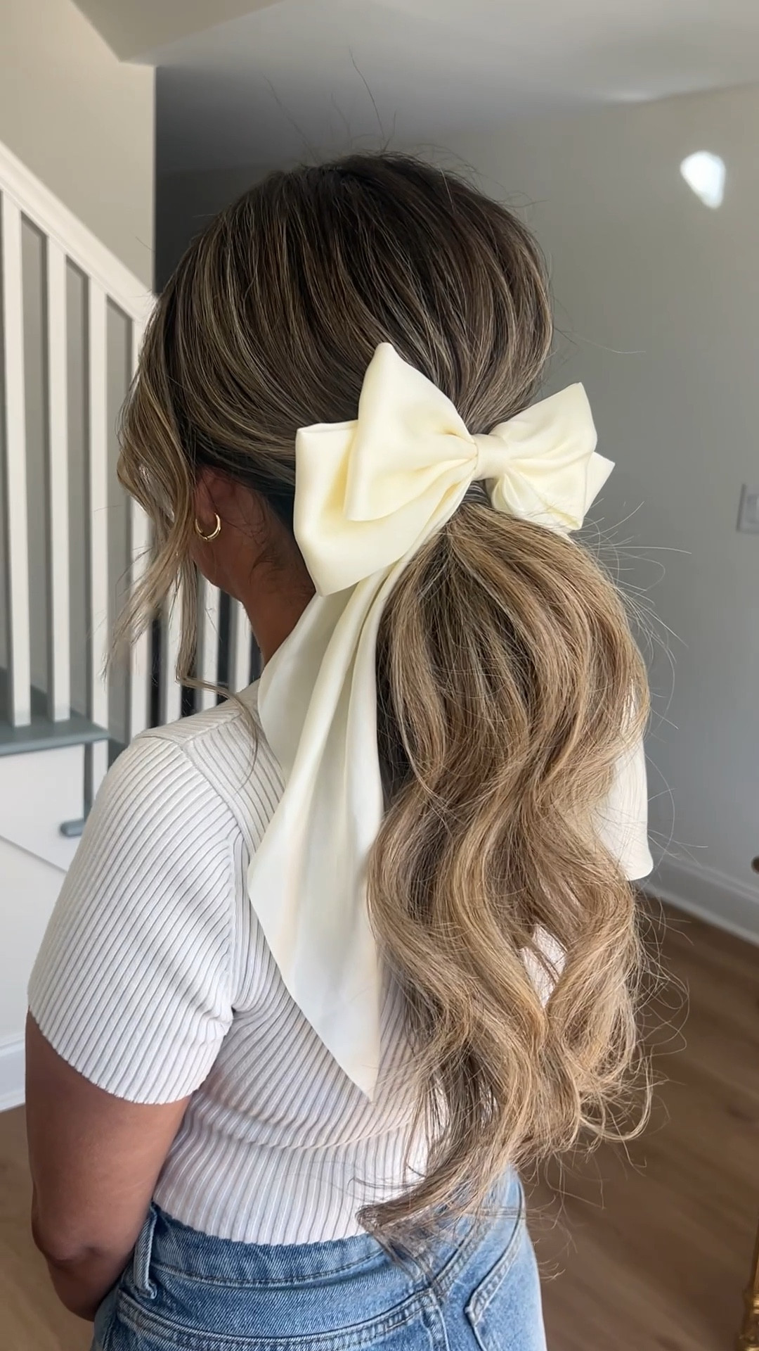 A moment for the bridal bow! Similar bows are linked…perfect for a shower, rehearsal, or reception 🤍. #hairandmakeupbyerinryser #gildingthelily
#bridalhair #destinationwedding #destinationhairstylist #destinationmakeupartist #haireducation #bridalbun #atlantahairstylist #bridalhairinspiration oh #hairtutorial #hairtutorial #updotutorial #bridalbow #hairbow #whitebow #hairaccessories