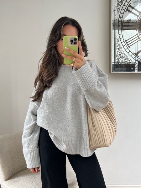 My fave jumper from last year is back in stock, and in more colours!!

Oversized jumper, grey knit, grey jumper, boucle jumper, pretty lavish

#LTKeurope #LTKSeasonal #LTKfindsunder100