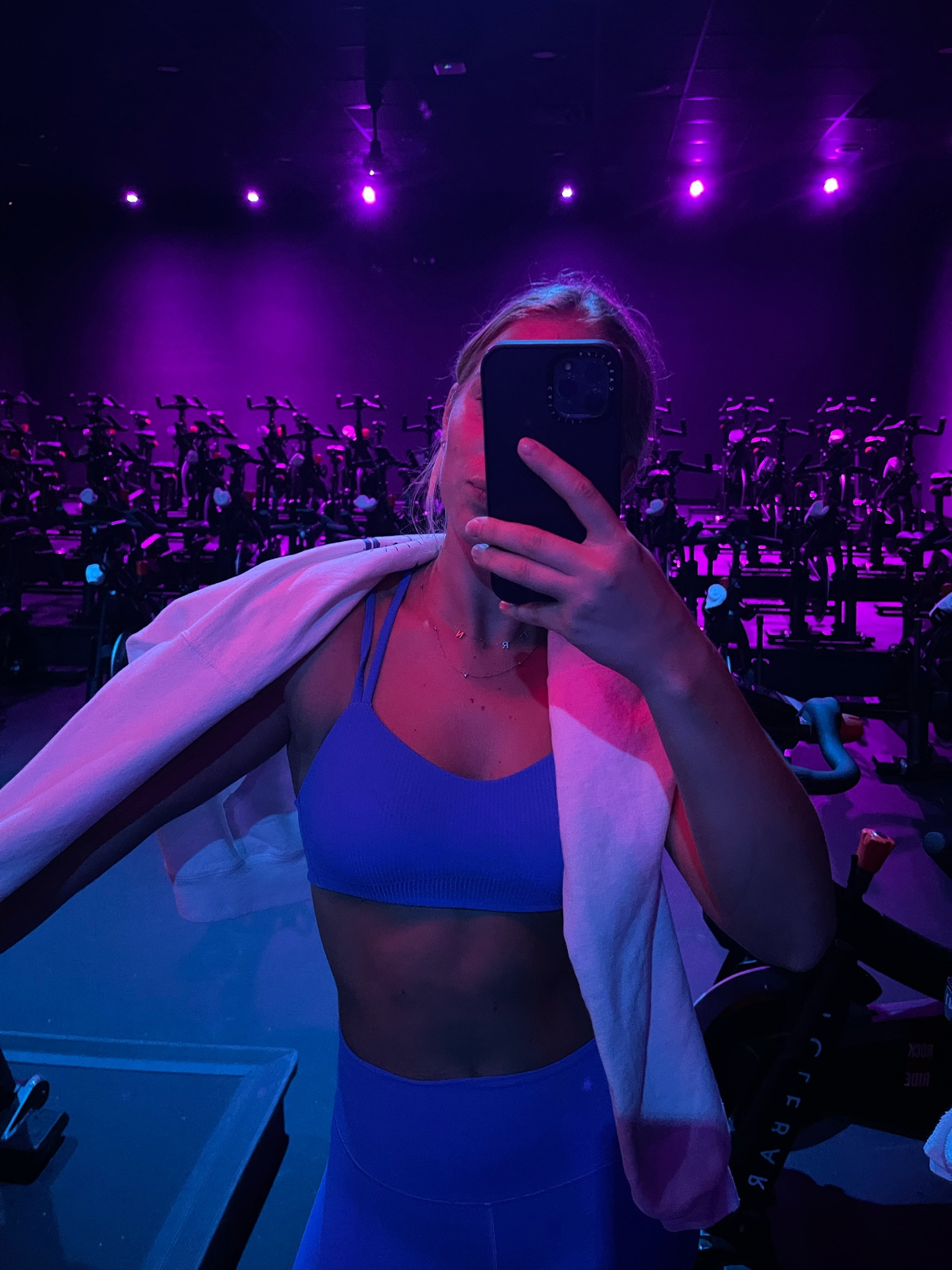 New favorite workout set. This blue color is everything 💙

#LTKfindsunder100 #LTKfitness #LTKU