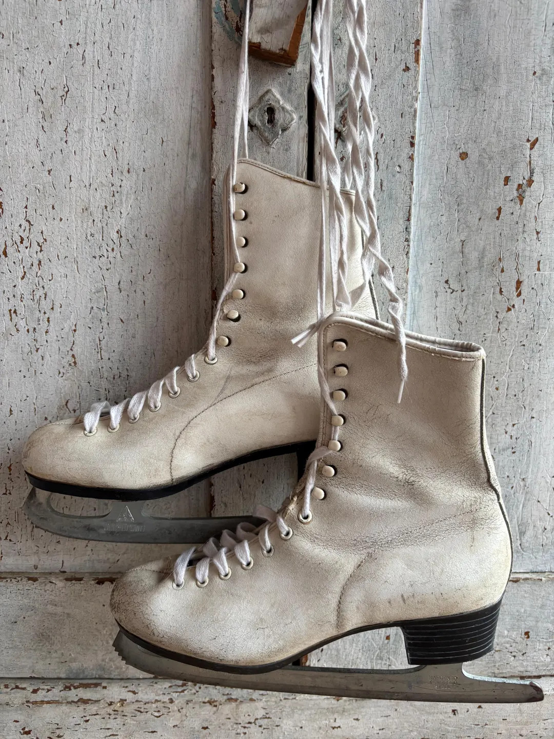 Vintage Ladies Ice Skates...farmhouse. Old. Leather. Tartan Plaid. Red. Green. Skating. Winter. C... | Etsy (US)