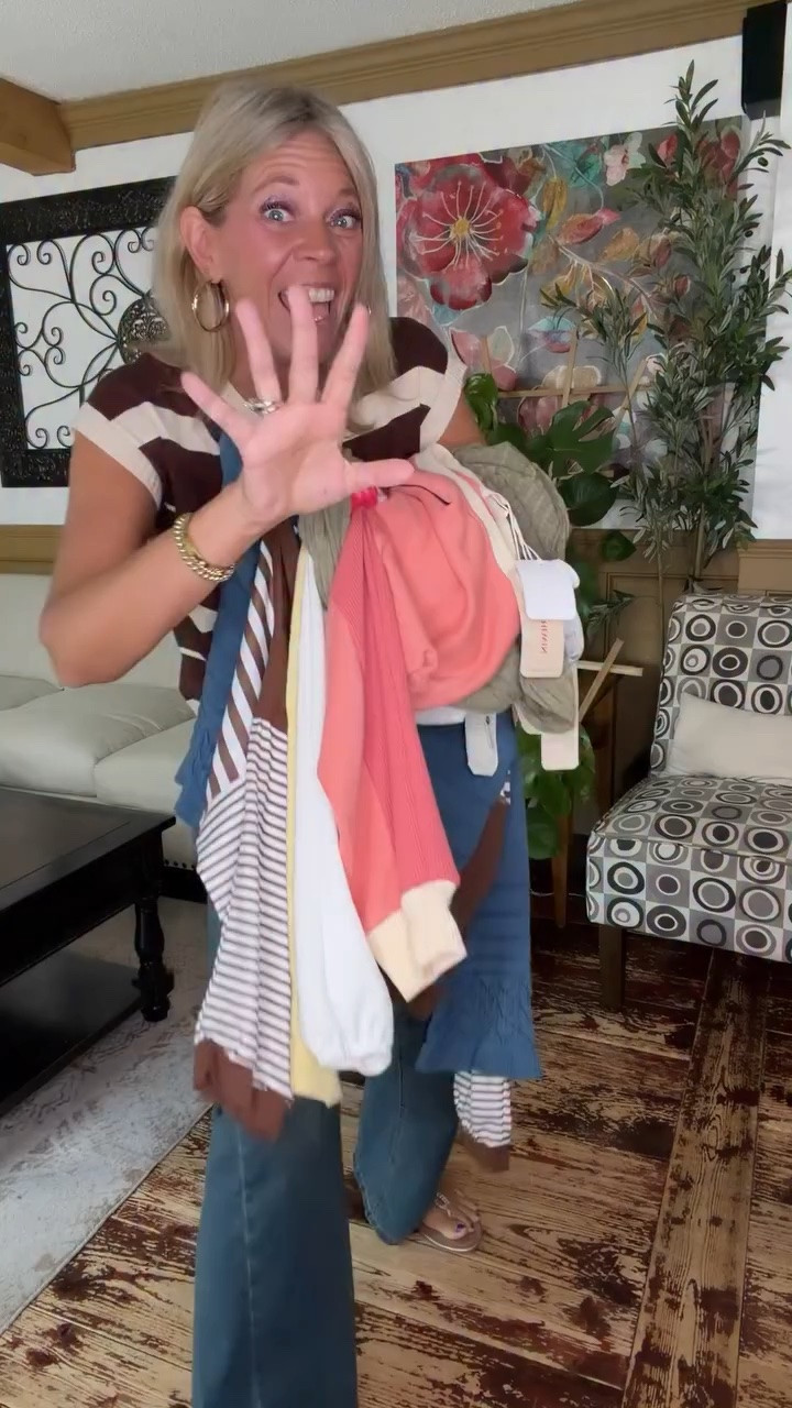 End of summer / early fall Amazon top haul + one pair of mid rise jeans that compliment the curves. I’m wearing a size medium in each top & size 12 in the denim. I’m 163lbs/5’7”/38c. 

.
.
Fall fashion, size 12, midsize style, over 40 style, mom fashion, running errands outfits, teacher outfits, back to school, Amazon styles

#LTKSeasonal #LTKOver40 #LTKWorkwear