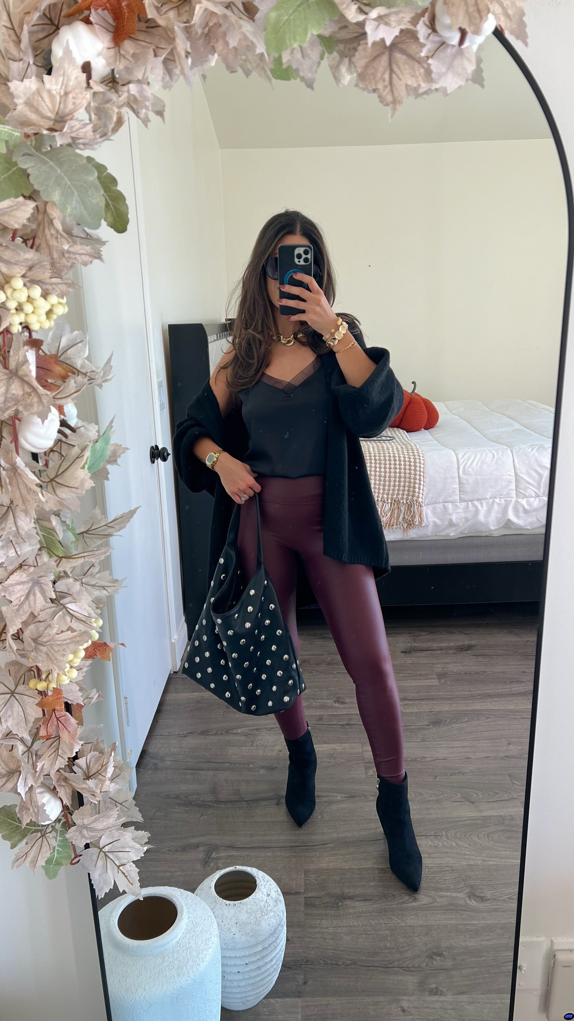 Casual chic Thanksgiving outfit idea with leggings, wearing small in everything

#LTKStyleTip #LTKHoliday #LTKFindsUnder50