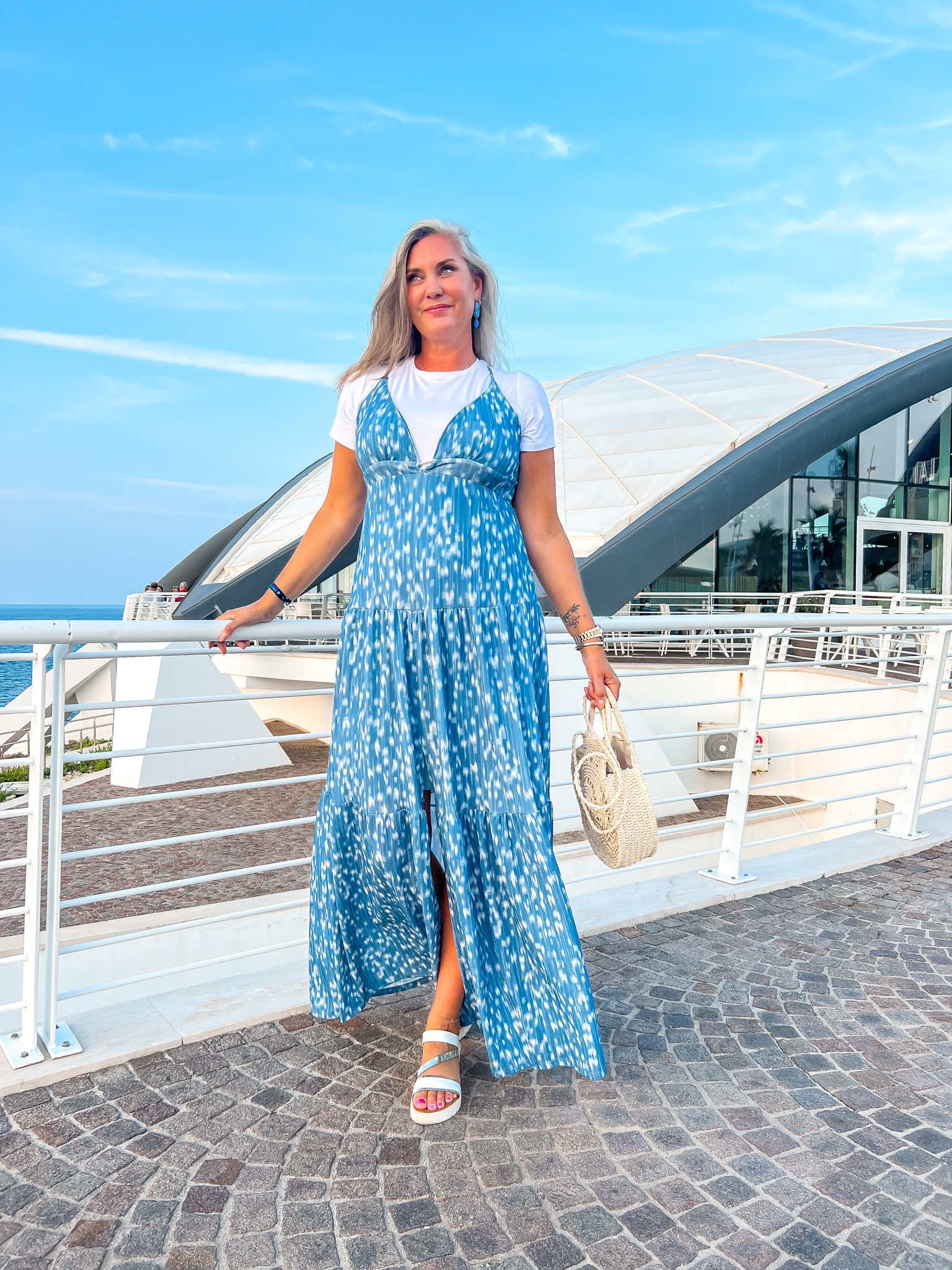 Some days you just don’t feel like going braless and since I didn’t want the boobs or back on display tonight, I layered this gorgeous tall maxi dress over a simple white t-shirt. You can also layer something over it so it feels like a maxi skirt and a top. 

Bag is old (Primark) and sandals were bought a couple of years ago on holiday in Italy. 



#LTKeurope #LTKstyletip #LTKover40