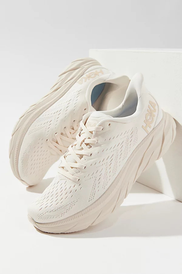 HOKA ONE ONE Clifton 8 Women's Sneaker | Urban Outfitters (US and RoW)