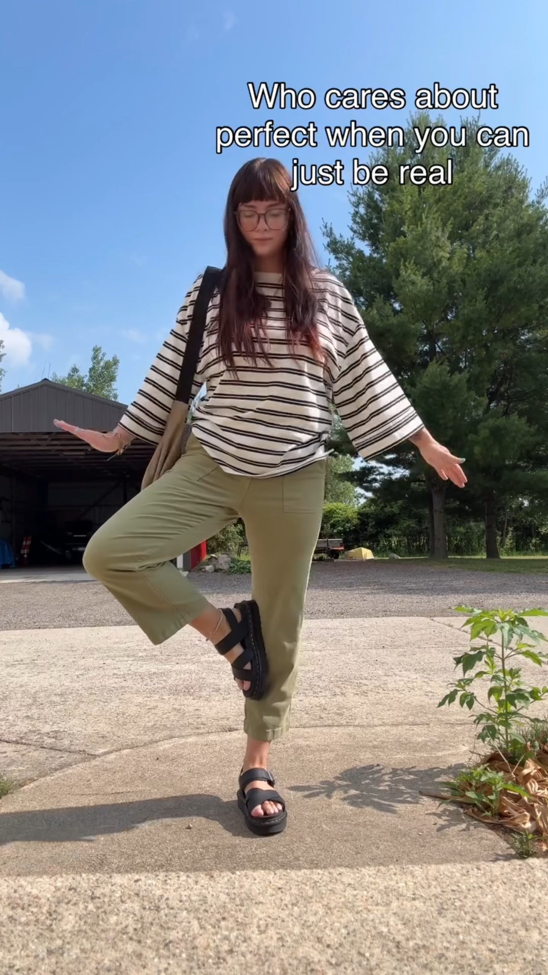 Perfection is fake 🤍
•
•
•
•
•
•
•
#ootd #midwestemo #outfitideas #fashionblogger #instadaily #styleblogger #styleinspo #outfitinspiration #outfitinspo #altfashion #styleinspiration #freepeople #tumblraesthetics #midweststyle #drmartens #freepeoplestyle