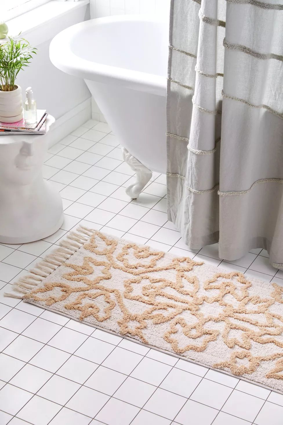 Orlie Tufted Runner Bath Mat | Urban Outfitters (US and RoW)