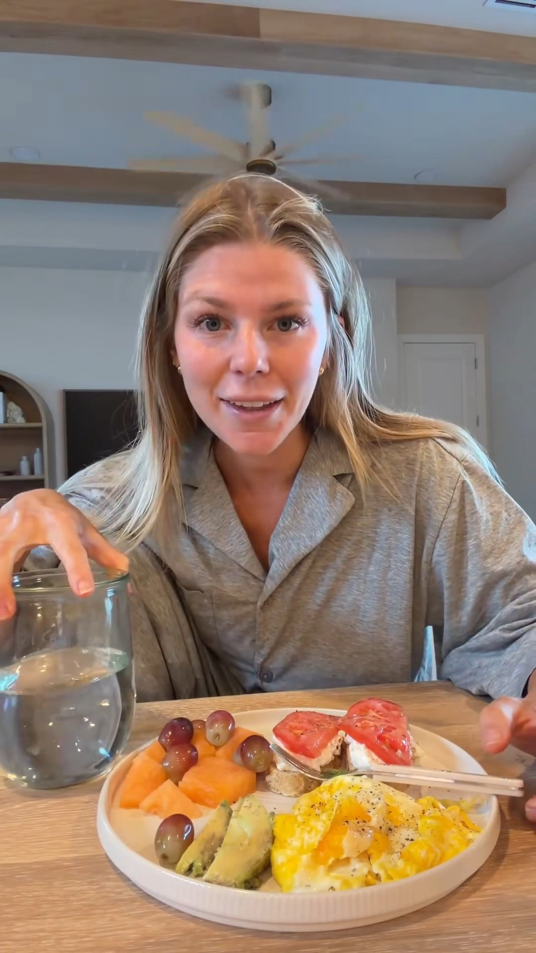 Draft from week 9 of pregnancy!! Everything I ate in a day … nothing like a 4am beef stick hahah

#LTKdayinmylife #LTKfoodie #LTKBump