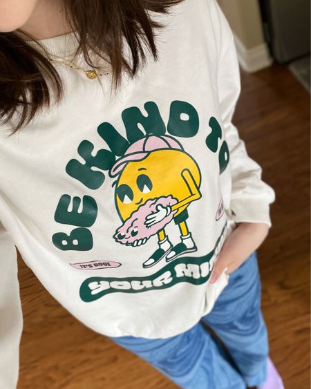 Be kind to your mind! Love this sweatshirt (not super thick, perfect for spring & the design is SO cute!)


Shein finds, Shein winter finds, Shein haul, Shein, shein winter, Shein outfits, Shein fashion, Shein sweatshirt, Shein finds, trendy outfits, sweatshirt outfits, jeans outfits
