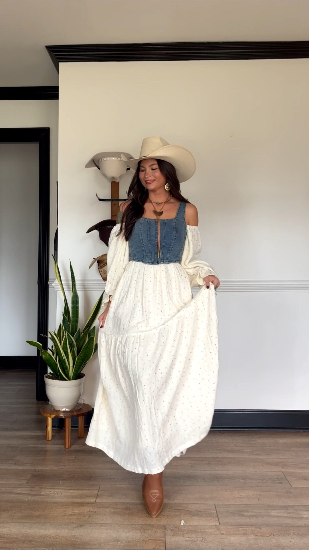 My denim corset top has been restocked! Has stretch to it, I’m wearing my true size xs

#LTKootd #LTKgrwm #LTKSeasonal