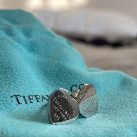 Tiffany & Co. stud earrings #dhgate

#LTKFindsUnder50
