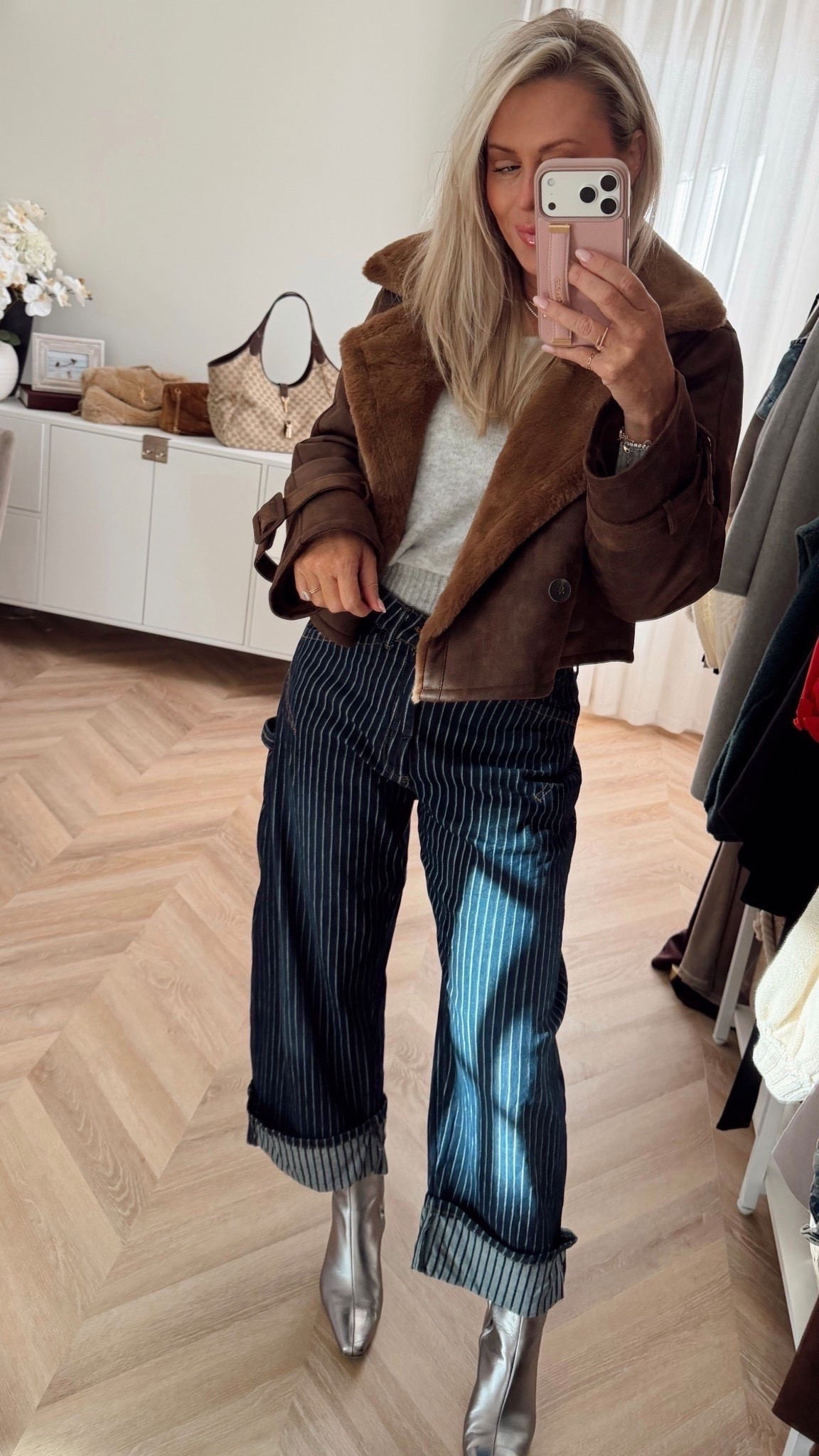 Wearing smalls in tops and tts in jeans!
My jacket is on major sale too! Half off! ✨🔥

Date night. Jeans. Denim. Jacket 


#LTKootd #LTKWorkwear #LTKSaleAlert