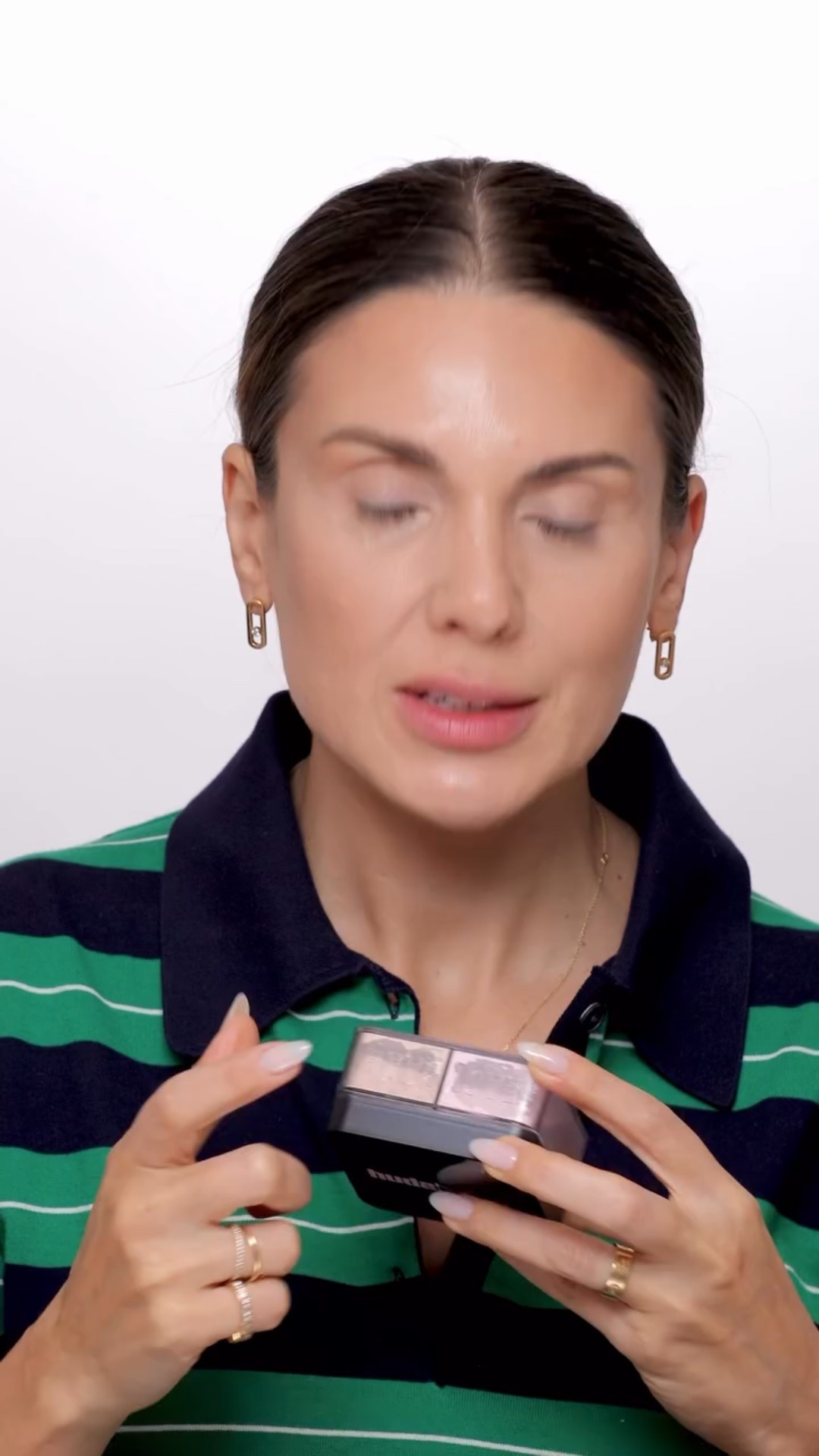 Are you team Peach or team Pink? @hudabeauty guves us a little bit of both worlds!