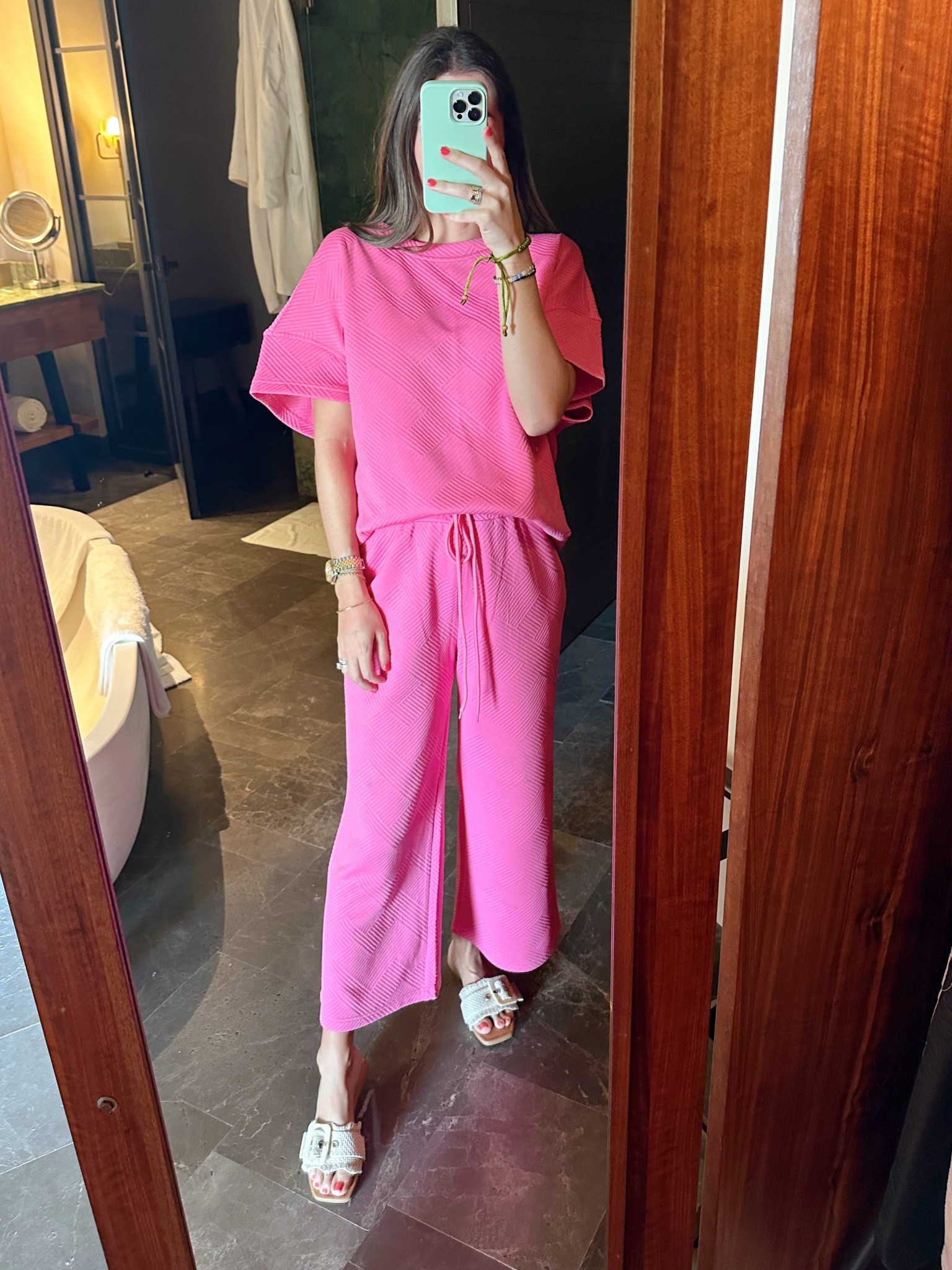 Travel set today 🩷 wearing a small! 

#LTKfindsunder100 #LTKfindsunder50 #LTKtravel