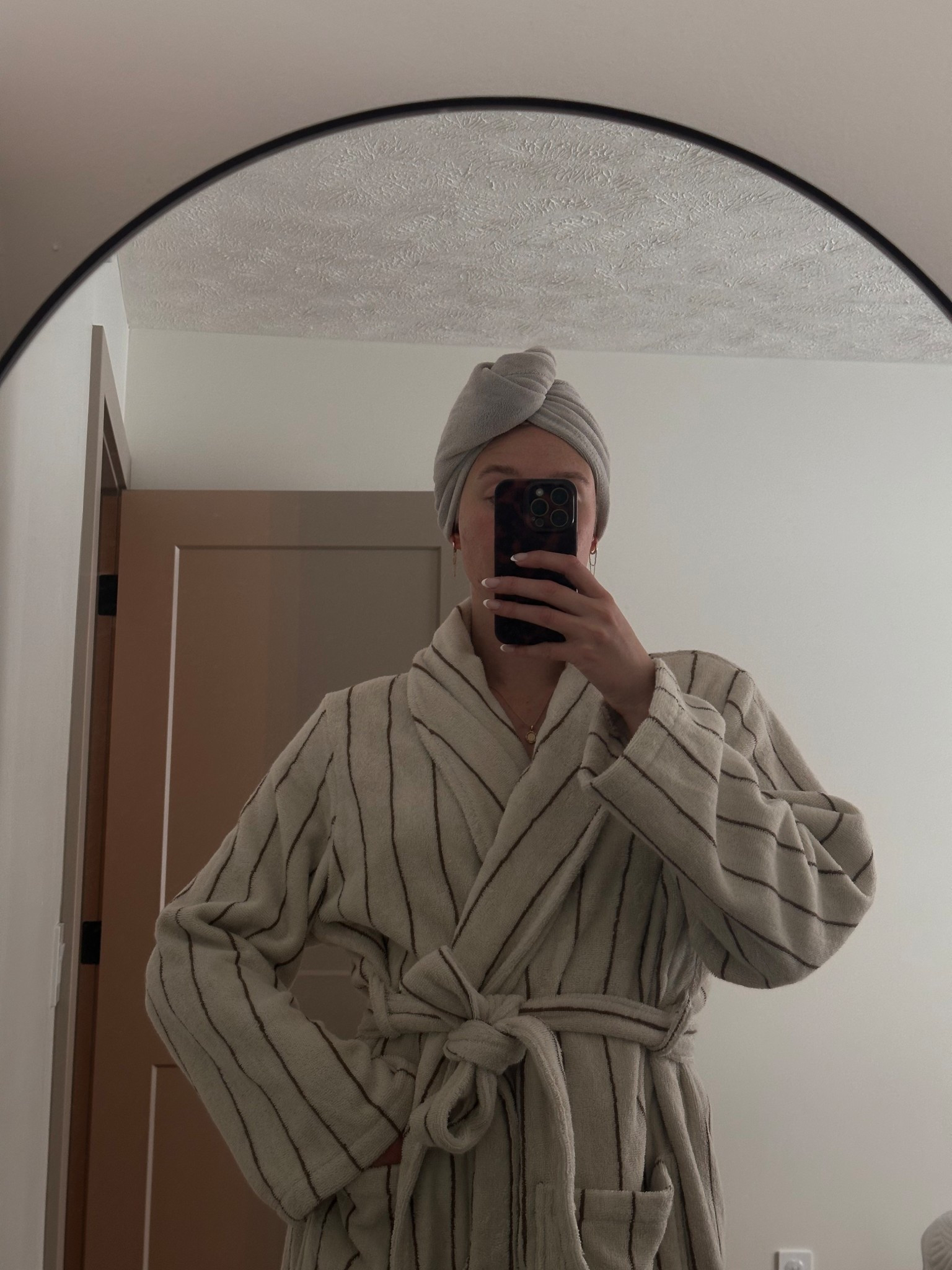 me 🤝🏼 this 100% cotton robe  
I’m 5’10 and wanted a little more of a cozy, oversized fit so I got the L/XL!!

#LTKTarget #LTK100Cotton

#LTKgrwm #LTKdayinmylife #LTKselfcare