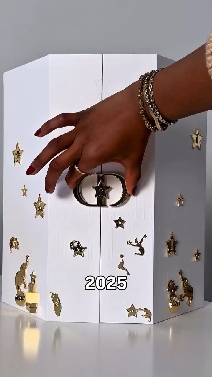 Let’s open the door beauty advent calendar together! Ahh the packaging is so gorgeous and contains 24 product minis including fragrance skincare and makeup. I found one that’s still in stock! Could be a great last minute holiday gift for her .. For more links to stocking stuffers, makeup bag, snow boots, holiday party dress finds, follow me on LTK! ✨

#LTKBeauty #LTKGiftGuide #LTKHoliday