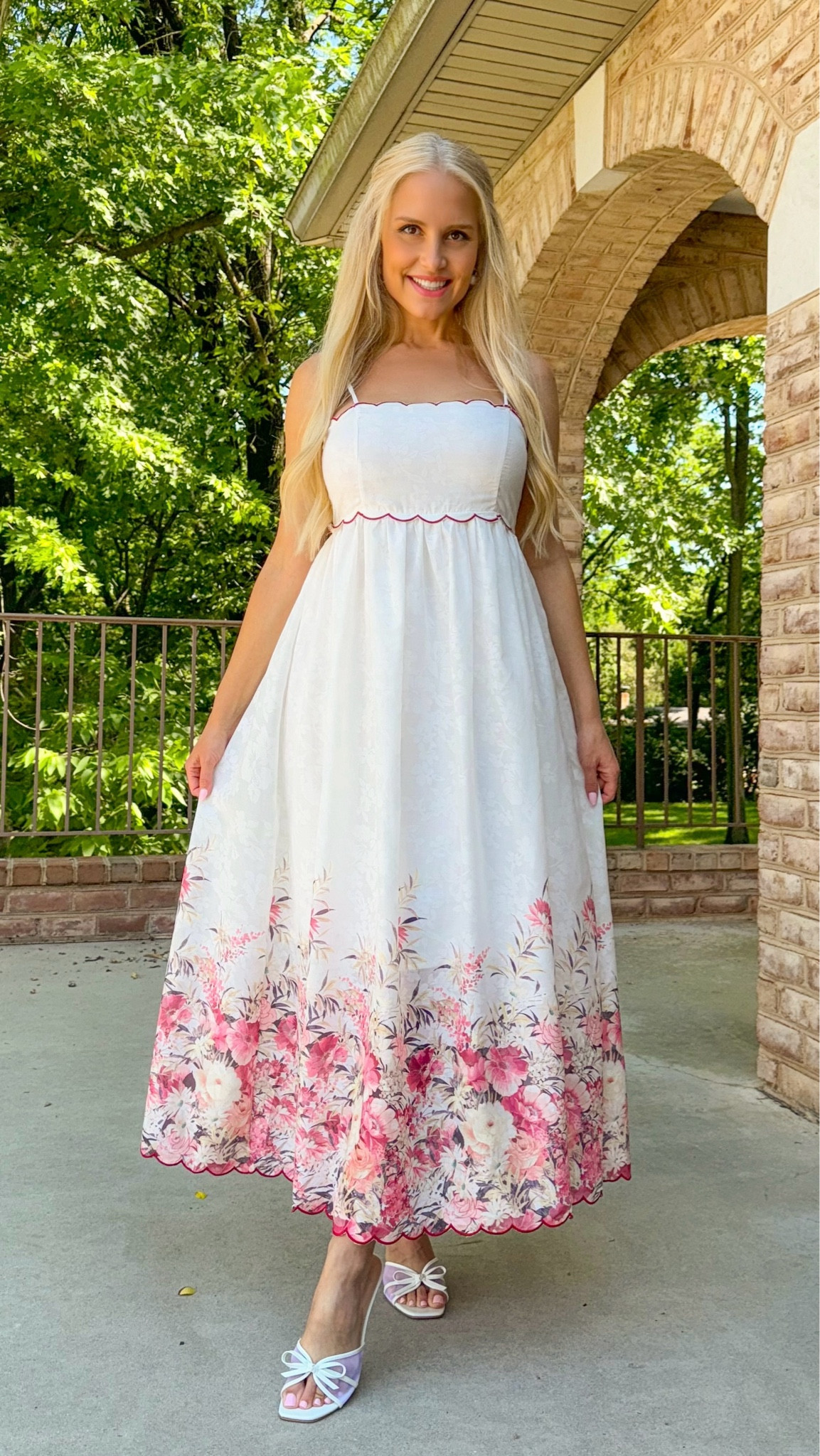 Another pretty dress that looks so French and feminine! Love the sweet country vibe, perfect for a romantic summer picnic or a day at the vineyard 👗🌸 

#LTKStyleTip #LTKSummerSales #LTKParties