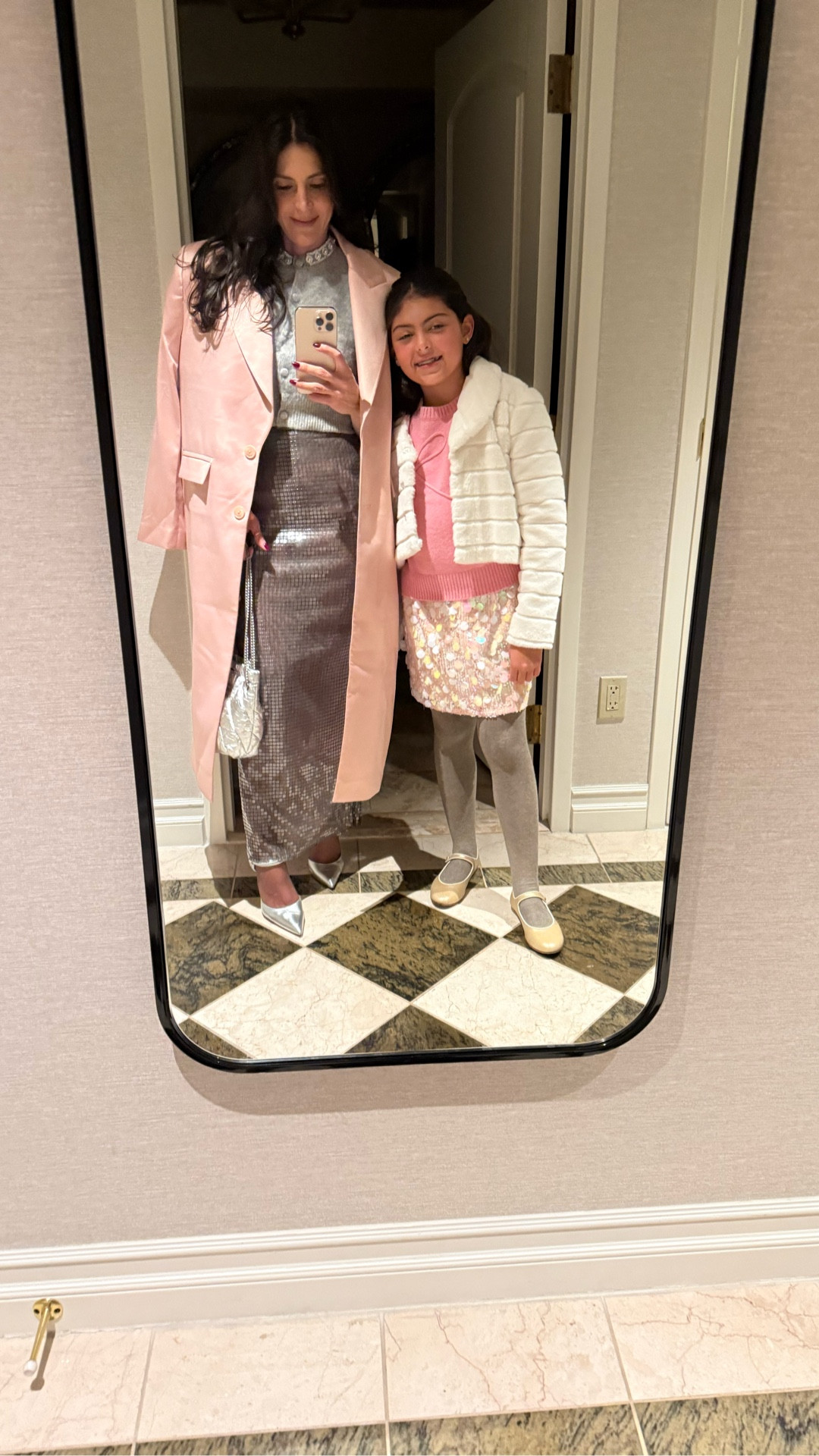  Took my mini to see the Queen of Christmas… and yes, we hit every high note together 🎤❤️✨