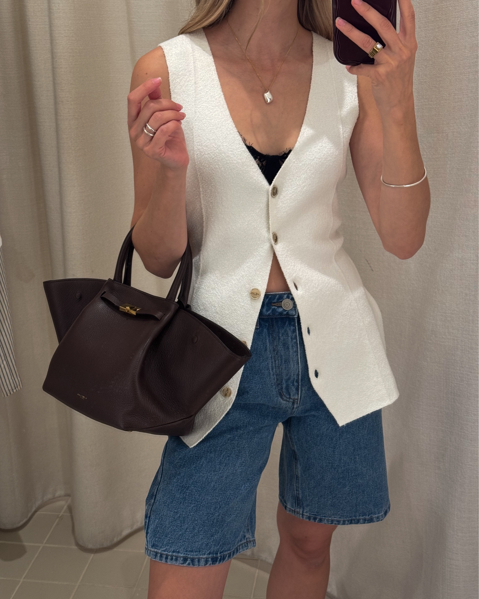 The perfect Bermuda Shorts for Summer, paired with a vest I know I’ll be wearing on repeat! 🖤 #Dissh #SummerOutfit #Summerinspo

#LTKaustralia #LTKspring #LTKstyletip