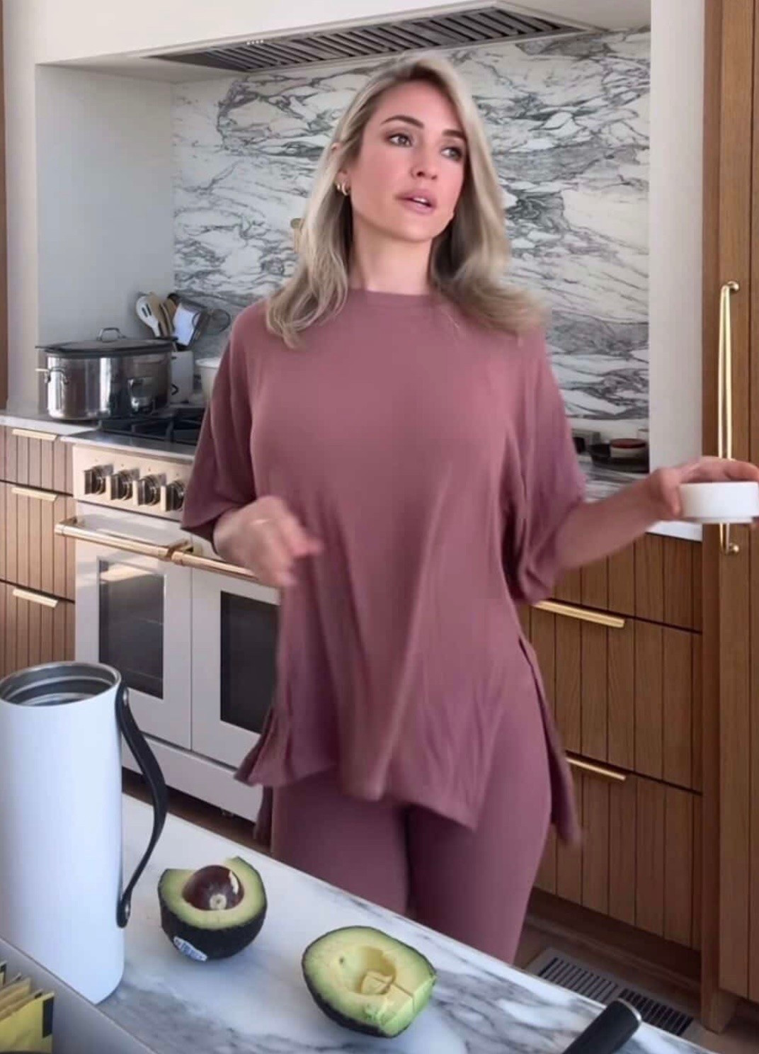 Kristin Cavallari long pant set The top features 2 side slits, and the same oversized flowy silhouette