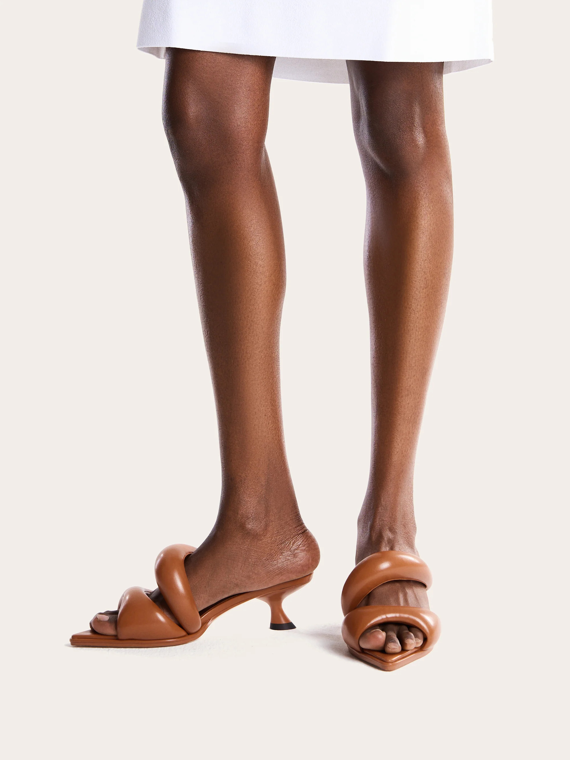 Sara Mule - Caramel Brown | JW PEI US