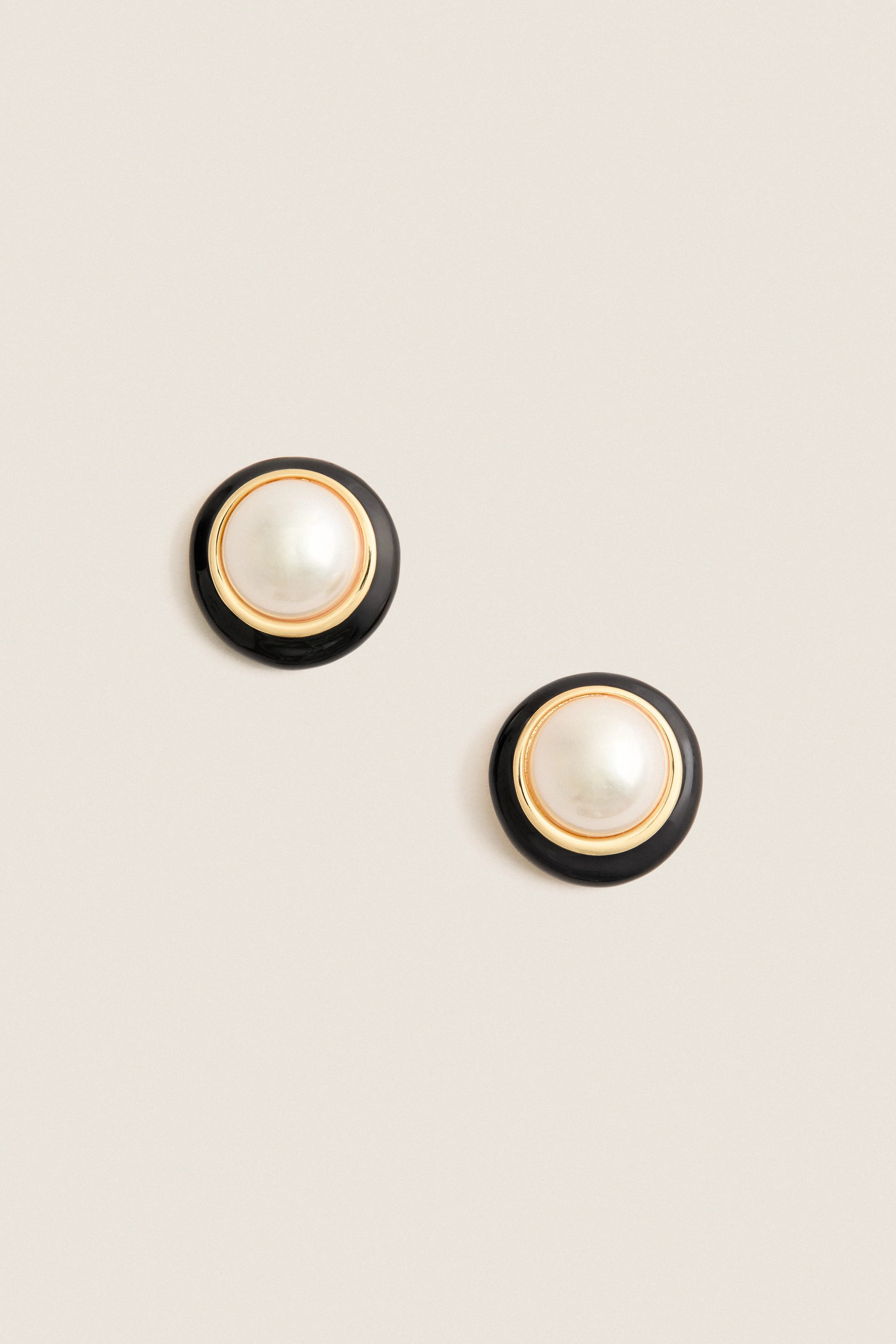 Black and Pearl Onyx Earrings | Tuckernuck (US)