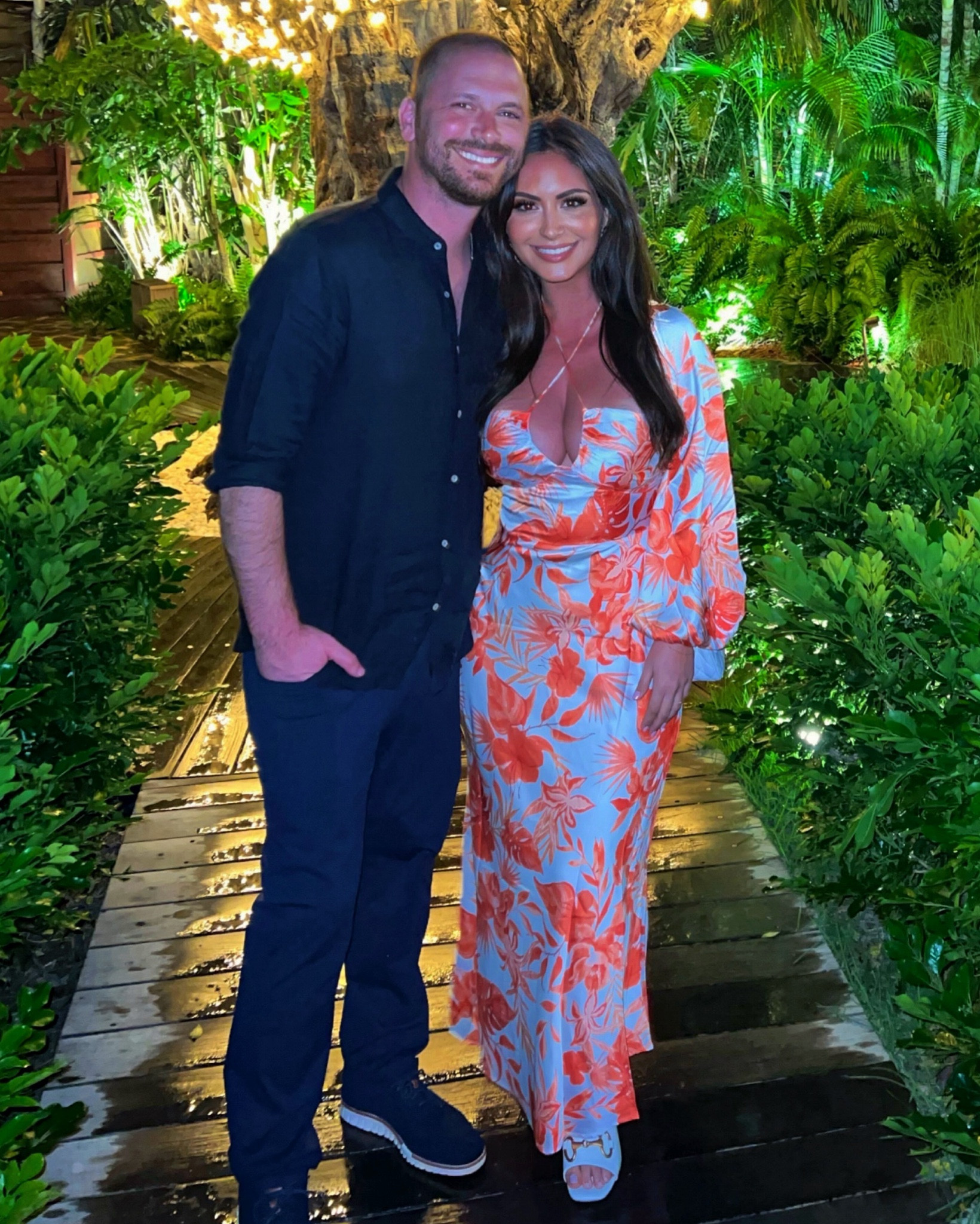 Perfect light and silky island dress 🧡