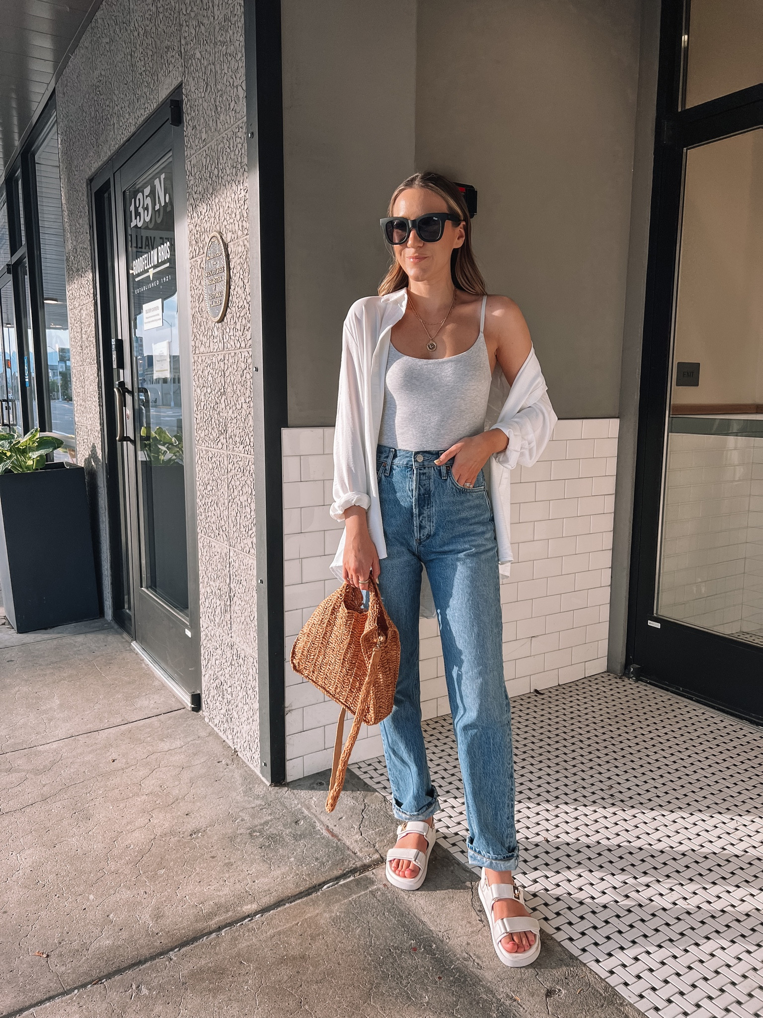 Casual weekend ootd☀️ I can’t even tell you the amount of times I’ve worn this amazon button down! It’s one of my closet staples. I sized up to a large! Shop this look in the @shop.ltk app or click the link in my bio 

#LTKstyletip