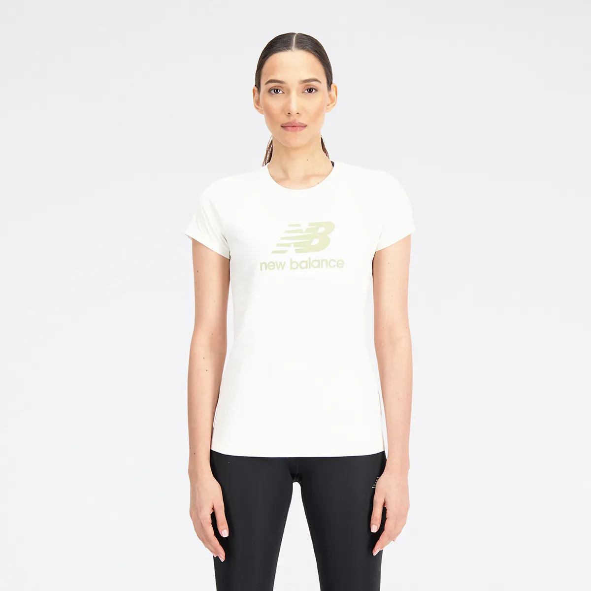 Camiseta Essentials Basic Feminina - Select NB: roupas, tênis e acessórios | New Balance | New Balance (BR)