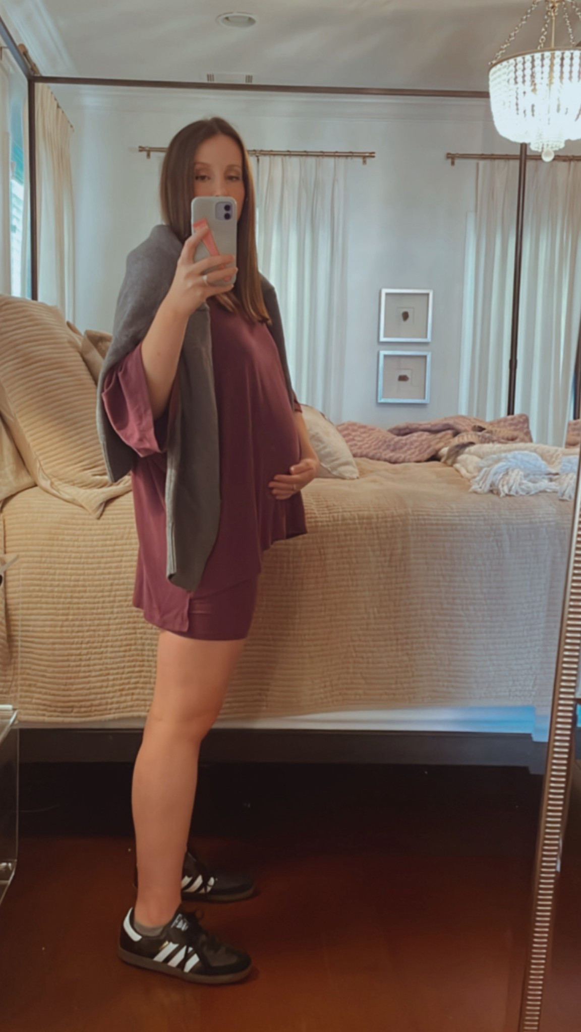 Honestly it’s all that fits is comfy sets. Sorry not sorry if this is all you see me in #32weeks

#LTKBump