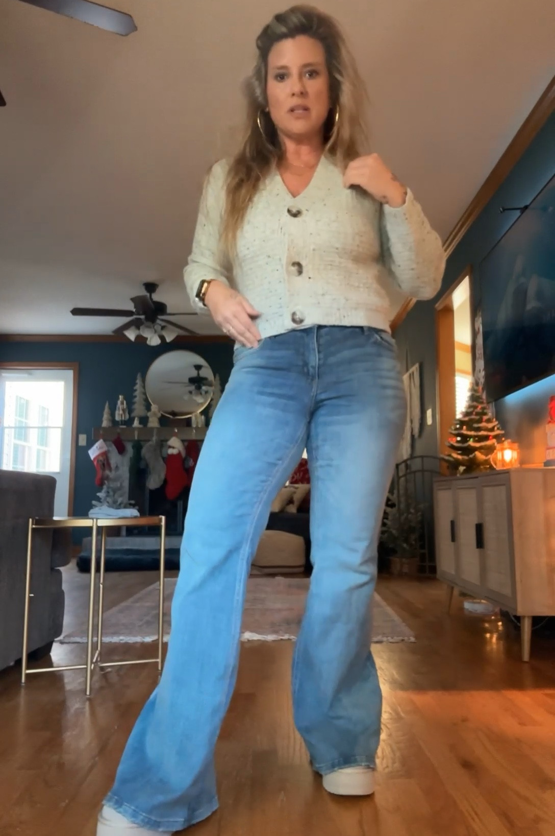 Jeans and a cute sweater! Easy, simple and never disappoints 
Jeans: Size 10
Sweater: M

#LTKStyleTip #LTKFindsUnder50 #LTKMidsize