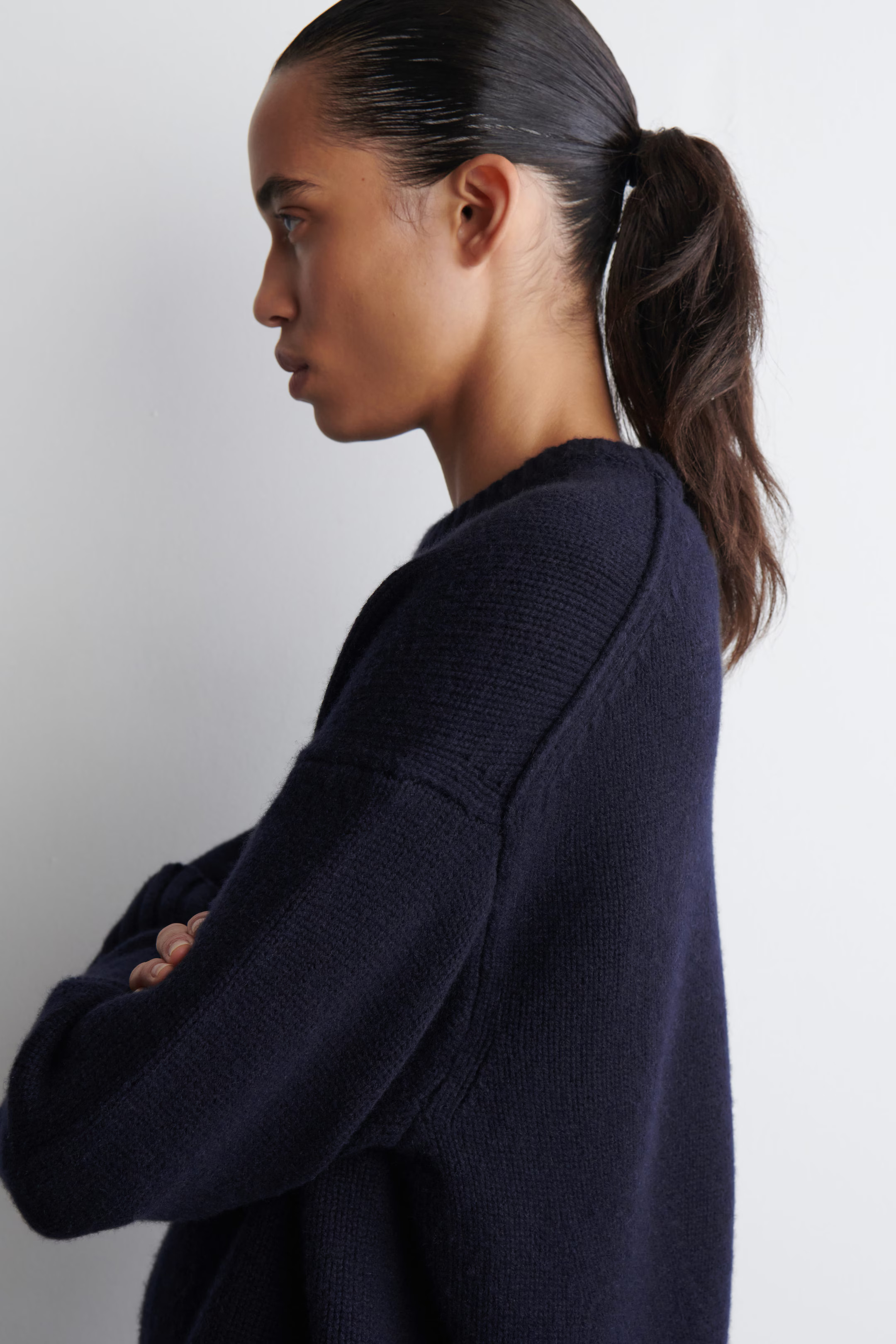 CHUNKY CASHMERE CREW-NECK JUMPER - NAVY | COS GB | COS UK